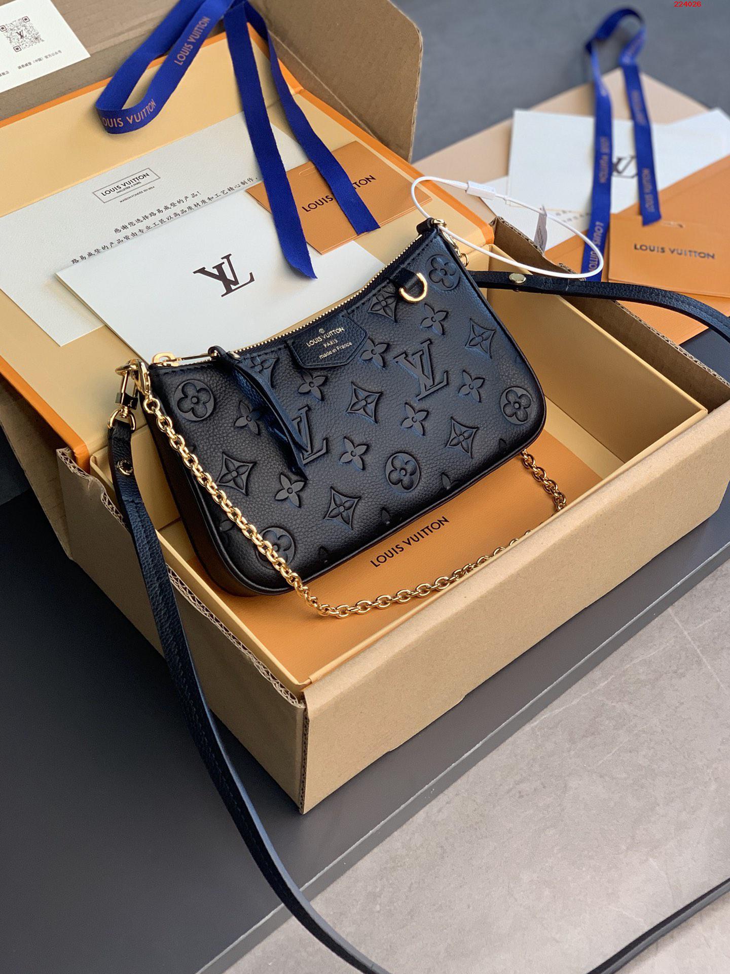 LV M81066 黑色 Easy Pouch On Strap 手袋 路易斯·威登￥1480-頂級1:1精品高仿包包香港台灣批發價格推薦微信哪裡買
