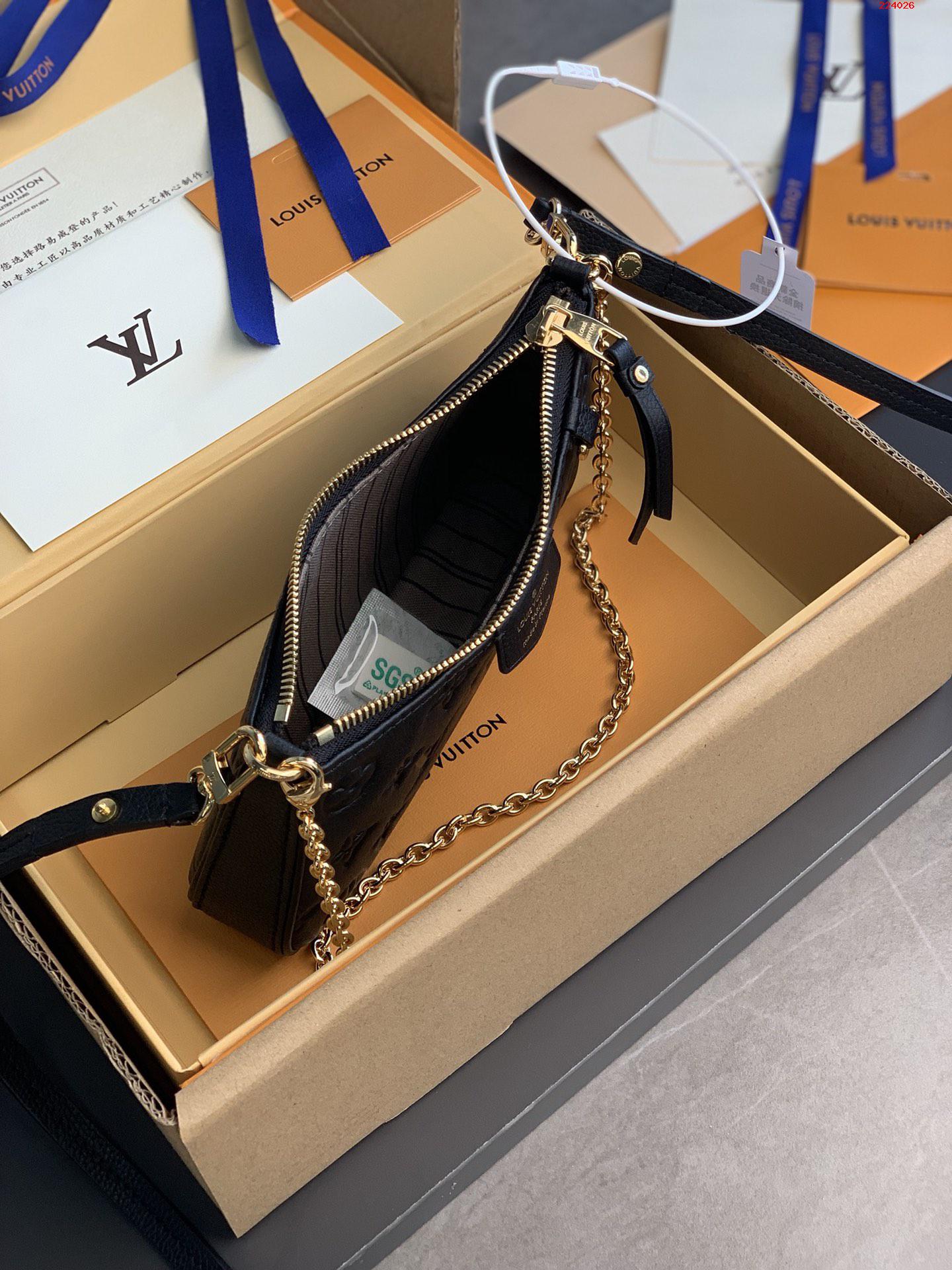 LV M81066 黑色 Easy Pouch On Strap 手袋 路易斯·威登￥1480-頂級1:1精品高仿包包香港台灣批發價格推薦微信哪裡買