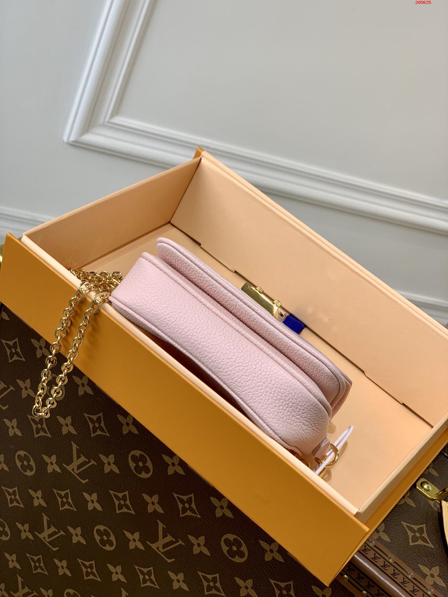 原單M81389玫瑰粉  Micro Métis 鏈條包取材柔軟的 Monogram Empreinte 皮革LV 路易斯·威登￥1480-頂級1:1精品高仿包包香港台灣批發價格推薦微信哪裡買