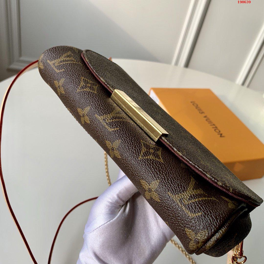 原單 FAVORITE M40717 以Monogram 帆佈制成 手拿包 肩背包 LV 路易斯·威登￥1280-頂級1:1精品高仿包包香港台灣批發價格推薦微信哪裡買