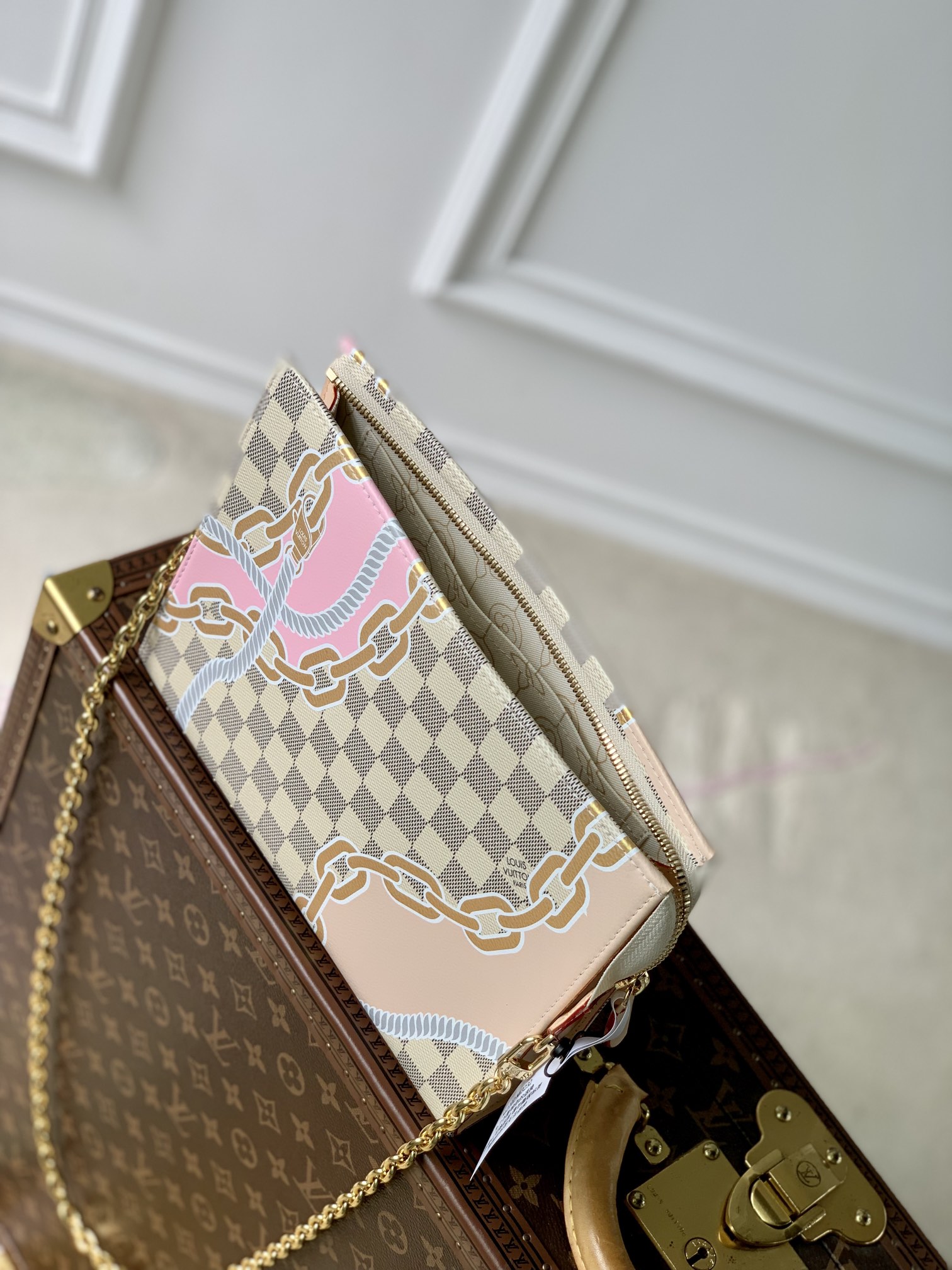N40469白格絲印 TOILETRY POUCH ON CHAIN 手袋LV 路易斯·威登￥1480-頂級1:1精品高仿包包香港台灣批發價格推薦微信哪裡買