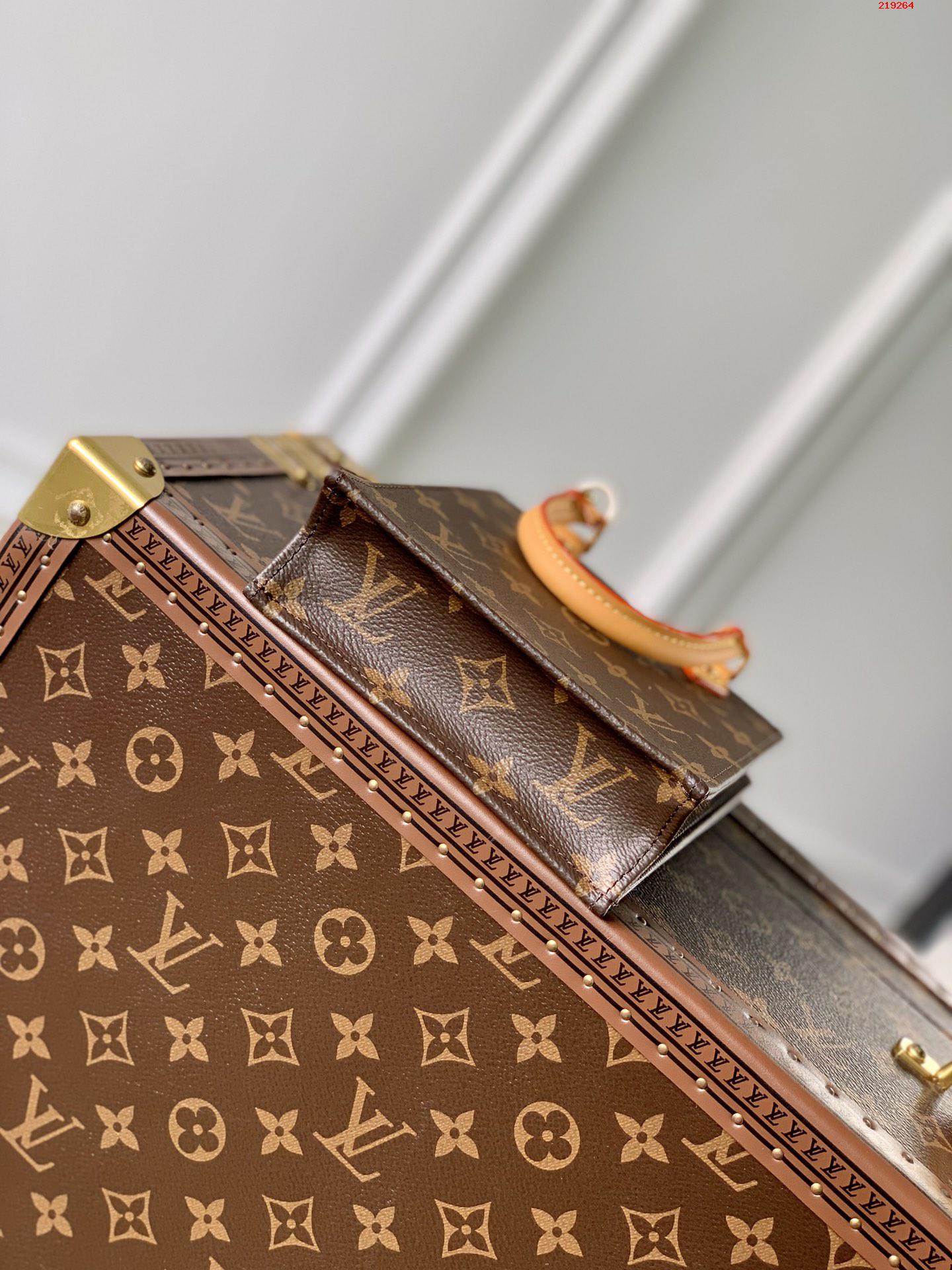 LV原單 M81259 Petit Sac Plat 手袋以 Monogram 帆佈演繹路易威登標誌性 路易斯·威登￥1480-頂級1:1精品高仿包包香港台灣批發價格推薦微信哪裡買