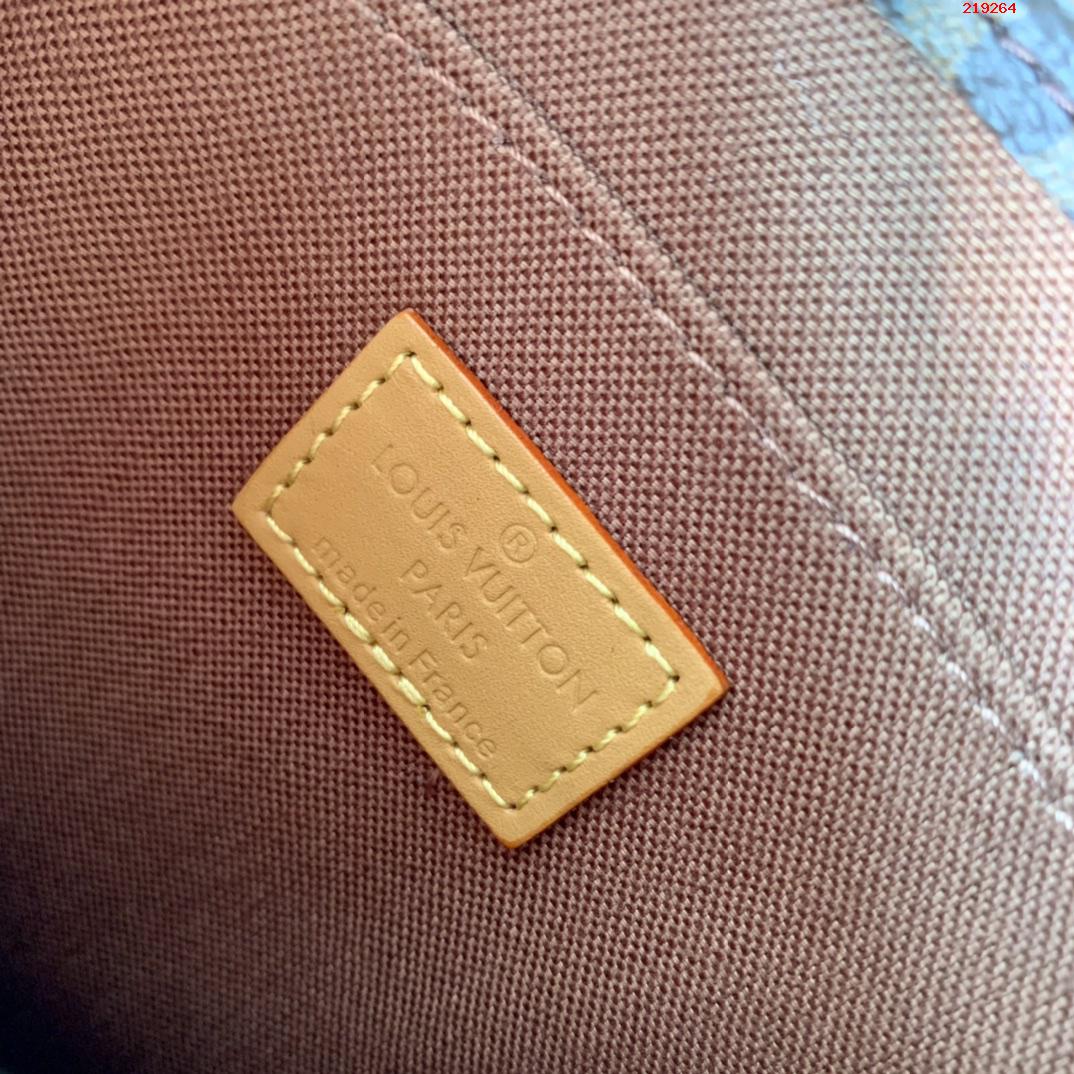 LV原單 M81259 Petit Sac Plat 手袋以 Monogram 帆佈演繹路易威登標誌性 路易斯·威登￥1480-頂級1:1精品高仿包包香港台灣批發價格推薦微信哪裡買