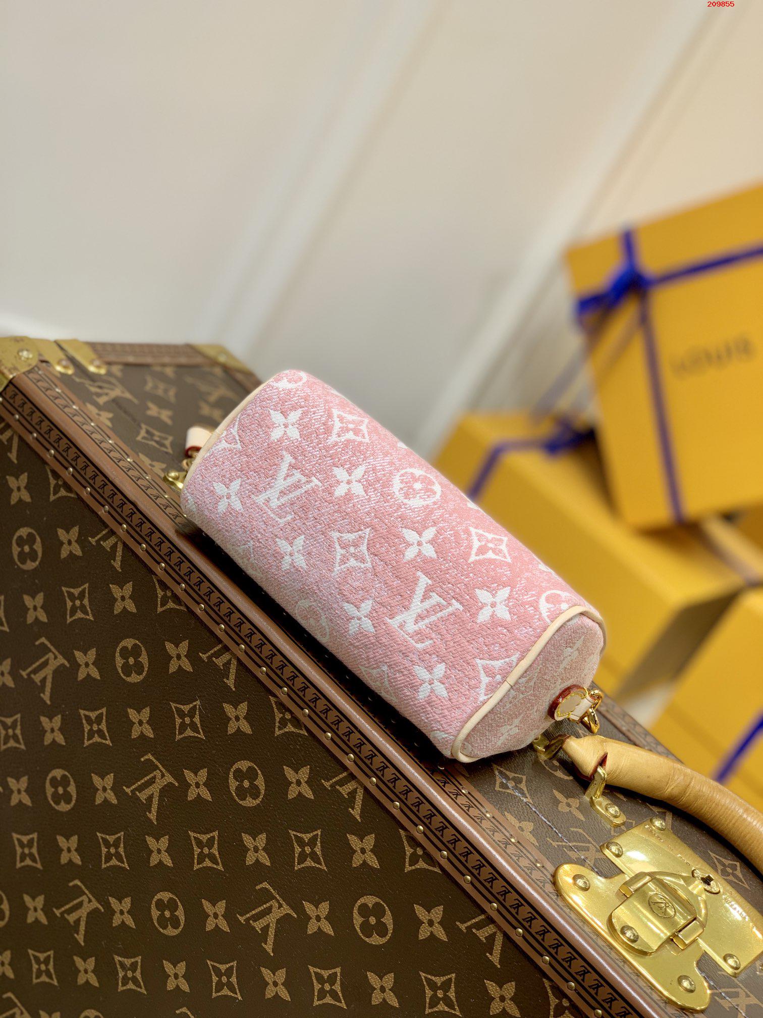 LV 路易斯·威登原單M81213粉絲牛仔 Nano Speedy 手袋是路易威登經典 Speedy 手袋的玲瓏演繹￥1280-頂級1:1精品高仿包包香港台灣批發價格推薦微信哪裡買