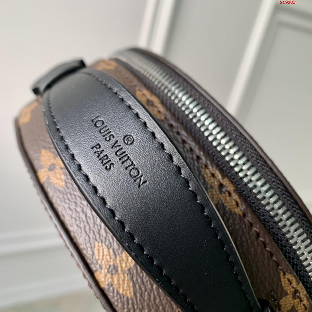 LV老花黑皮銀色肩帶圓盒耳機包盒子包 路易斯·威登￥1280-頂級1:1精品高仿包包香港台灣批發價格推薦微信哪裡買