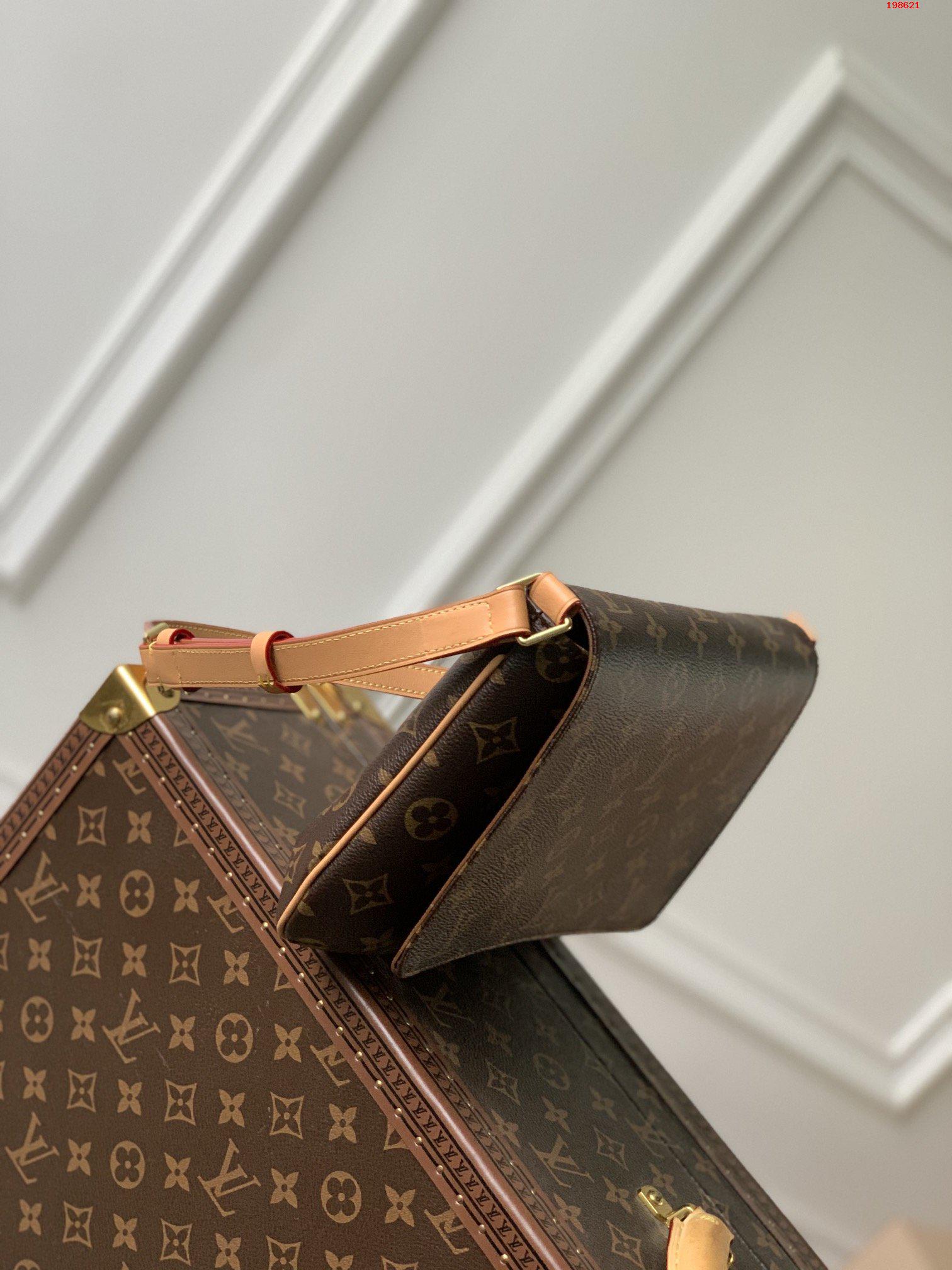 LV M51257中古單肩包 靈感源自路易.威登檔案館的復古細節路易斯·威登￥1480-頂級1:1精品高仿包包香港台灣批發價格推薦微信哪裡買