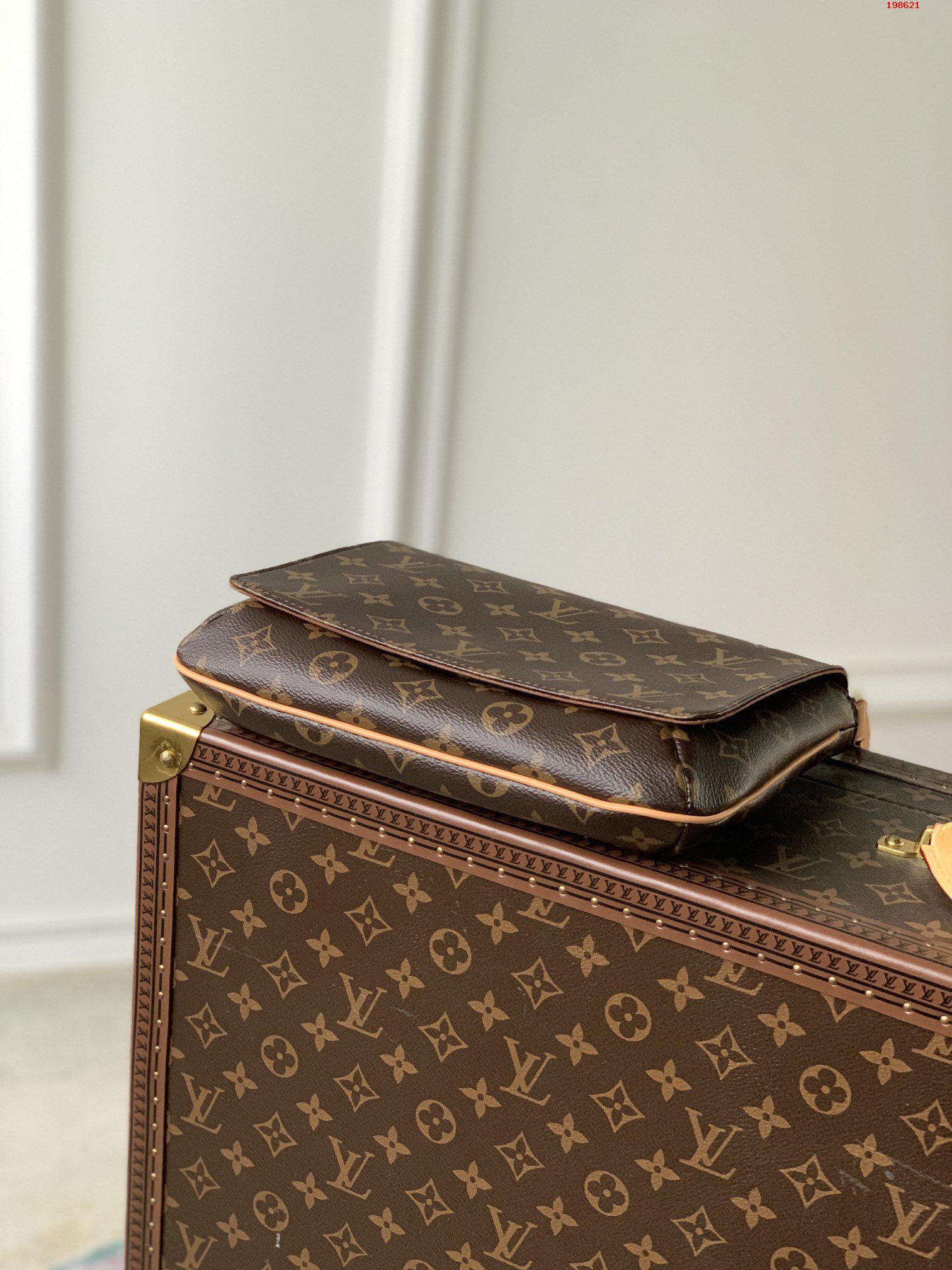 LV M51257中古單肩包 靈感源自路易.威登檔案館的復古細節路易斯·威登￥1480-頂級1:1精品高仿包包香港台灣批發價格推薦微信哪裡買