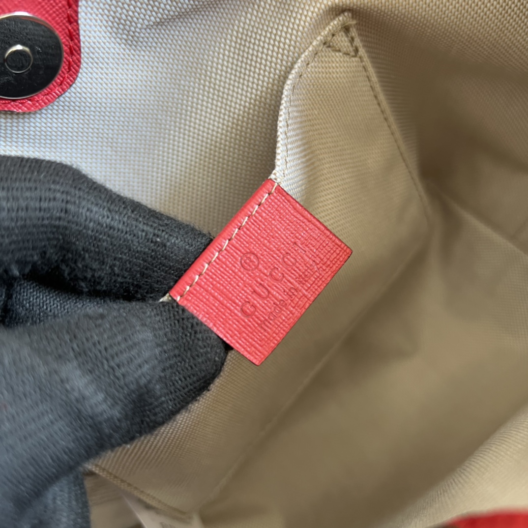 GUUCCCI 古奇型號 410812尺寸 21*20*10cm 顏色 紅色 雪融融￥880-頂級1:1精品高仿包包香港台灣批發價格推薦微信哪裡買