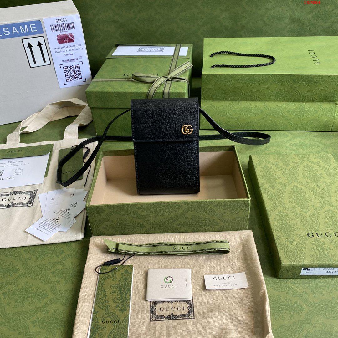 GUUCCCI 古奇配全套原廠綠盒包裝 原廠皮 進口線 芯片版Ｇ家新款迷妳手機袋新品￥1280-頂級1:1精品高仿包包香港台灣批發價格推薦微信哪裡買