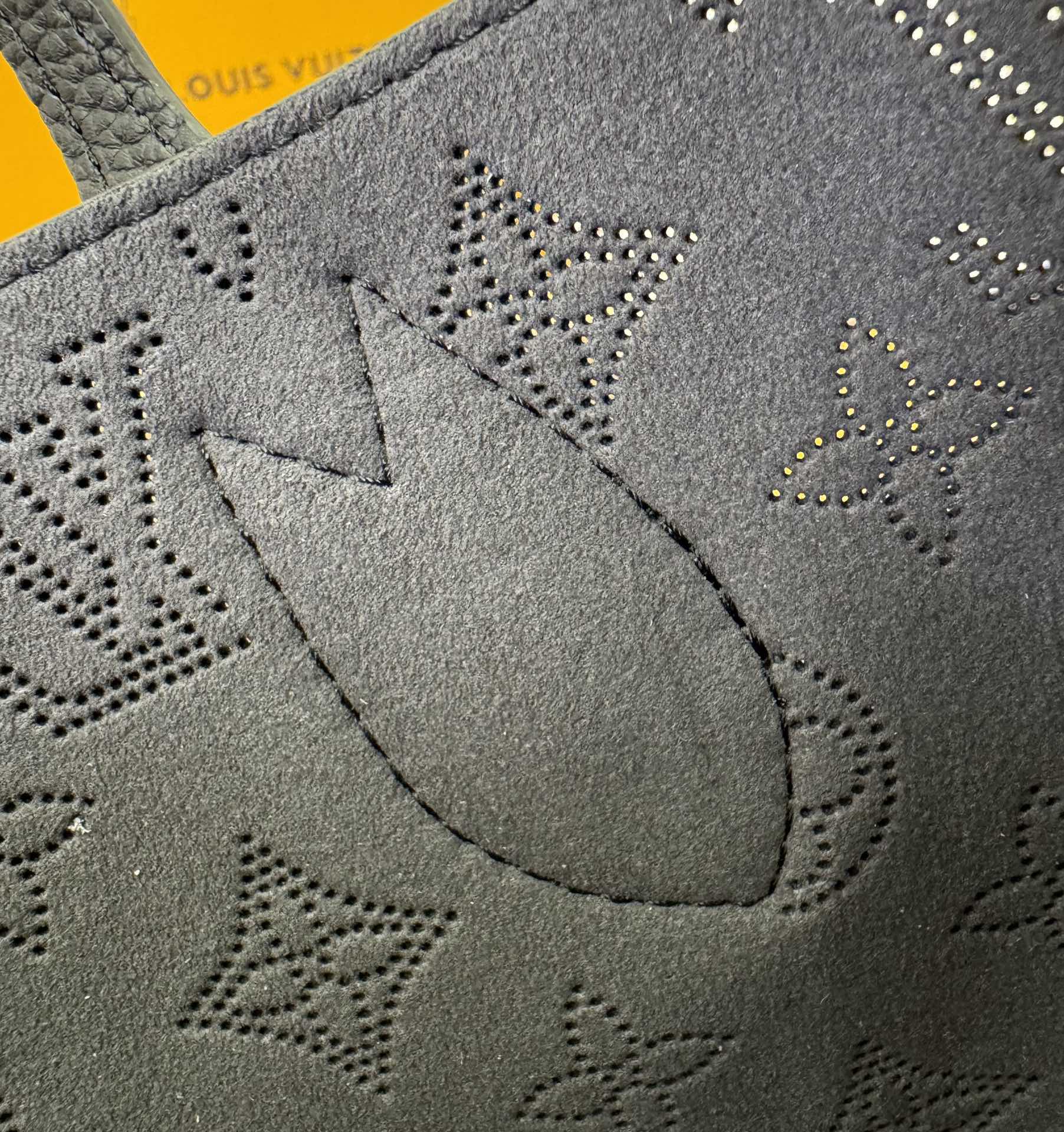 LV M21848 BLOSSOM 小號手袋¥2,260.00-頂級1:1精品高仿包包香港台灣批發價格推薦微信哪裡買