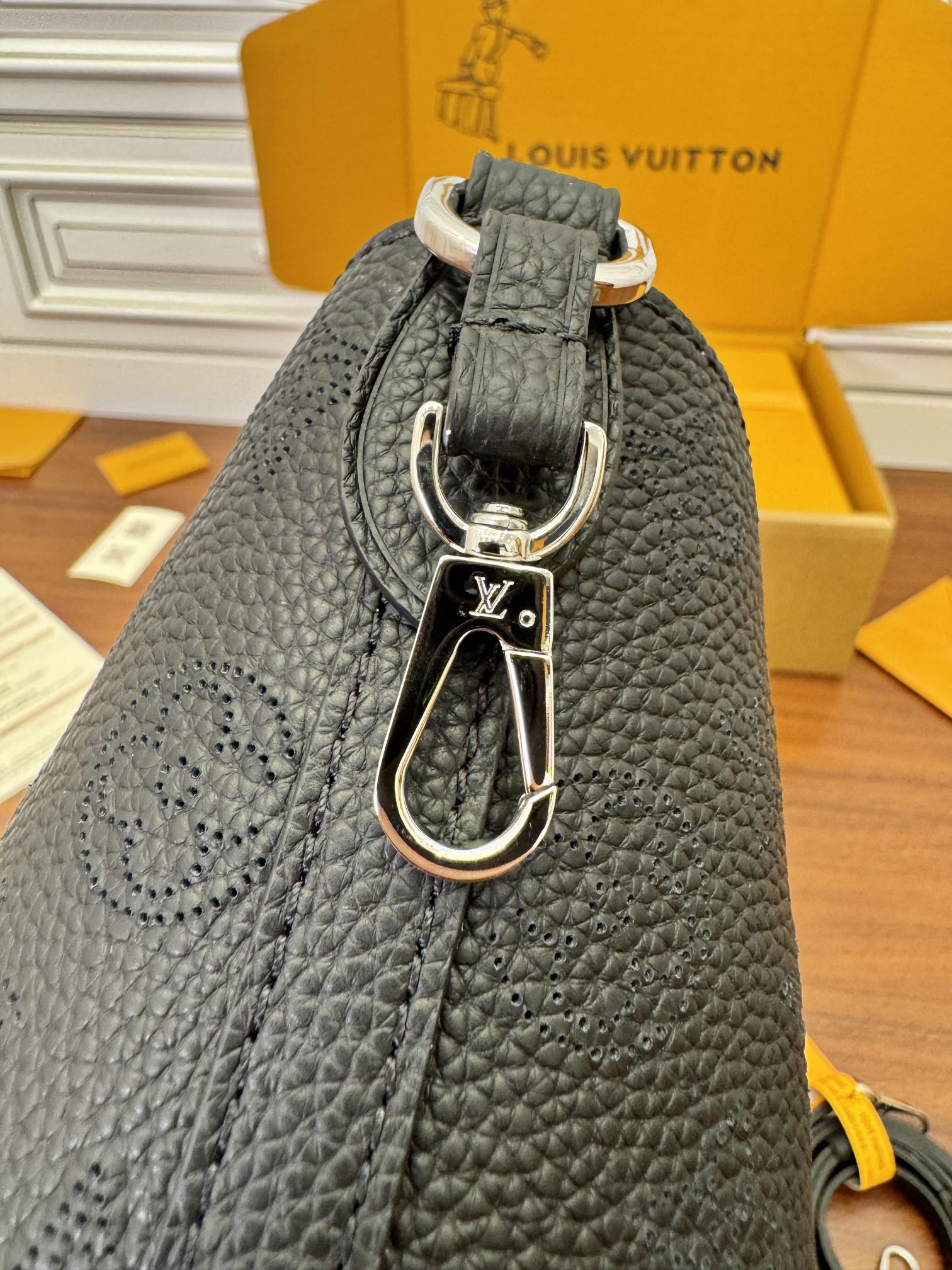 LV M21848 BLOSSOM 小號手袋¥2,260.00-頂級1:1精品高仿包包香港台灣批發價格推薦微信哪裡買