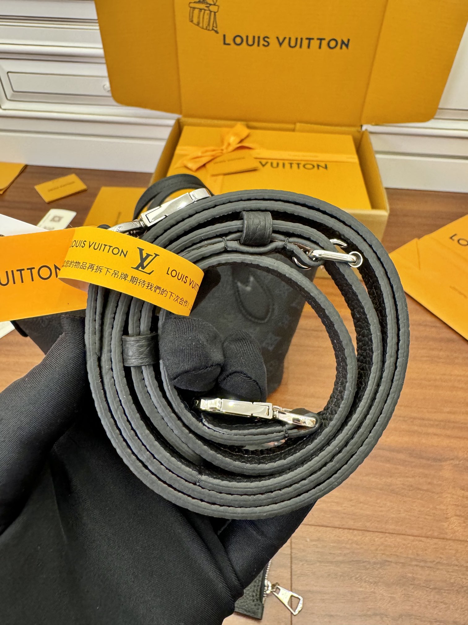 LV M21848 BLOSSOM 小號手袋¥2,260.00-頂級1:1精品高仿包包香港台灣批發價格推薦微信哪裡買