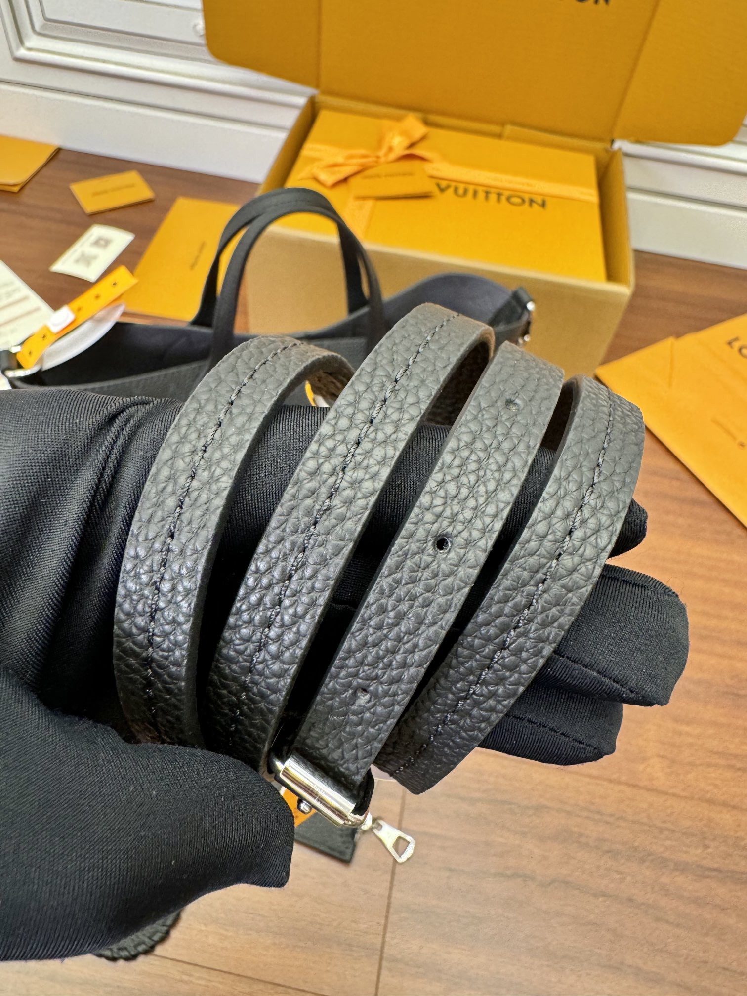 LV M21848 BLOSSOM 小號手袋¥2,260.00-頂級1:1精品高仿包包香港台灣批發價格推薦微信哪裡買