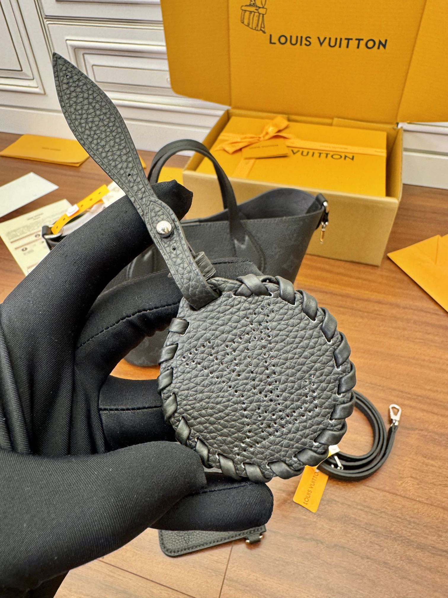 LV M21848 BLOSSOM 小號手袋¥2,260.00-頂級1:1精品高仿包包香港台灣批發價格推薦微信哪裡買