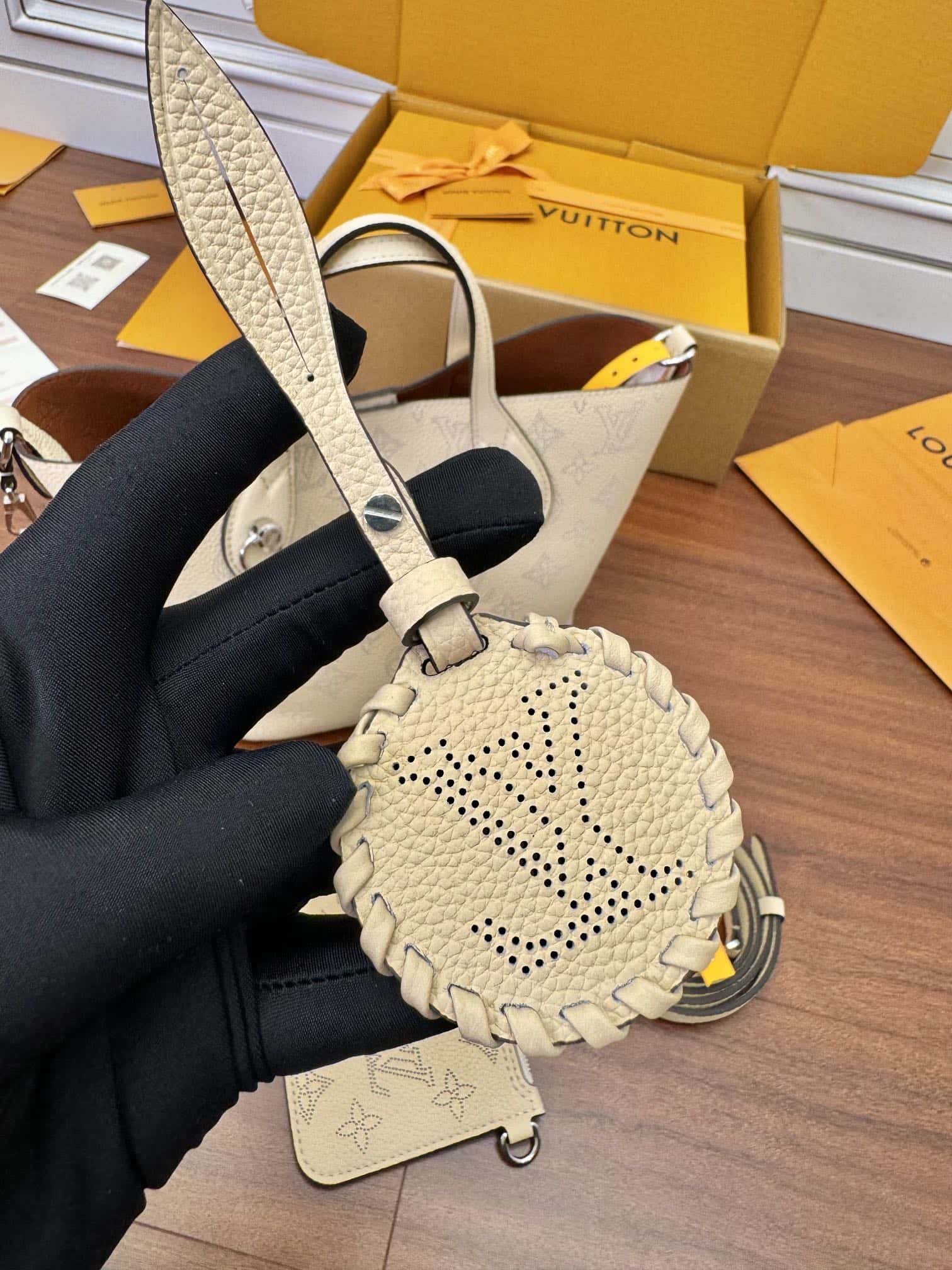 LV意大利A級皮料 M21909 BLOSSOM 小號手袋¥2480.00-頂級1:1精品高仿包包香港台灣批發價格推薦微信哪裡買