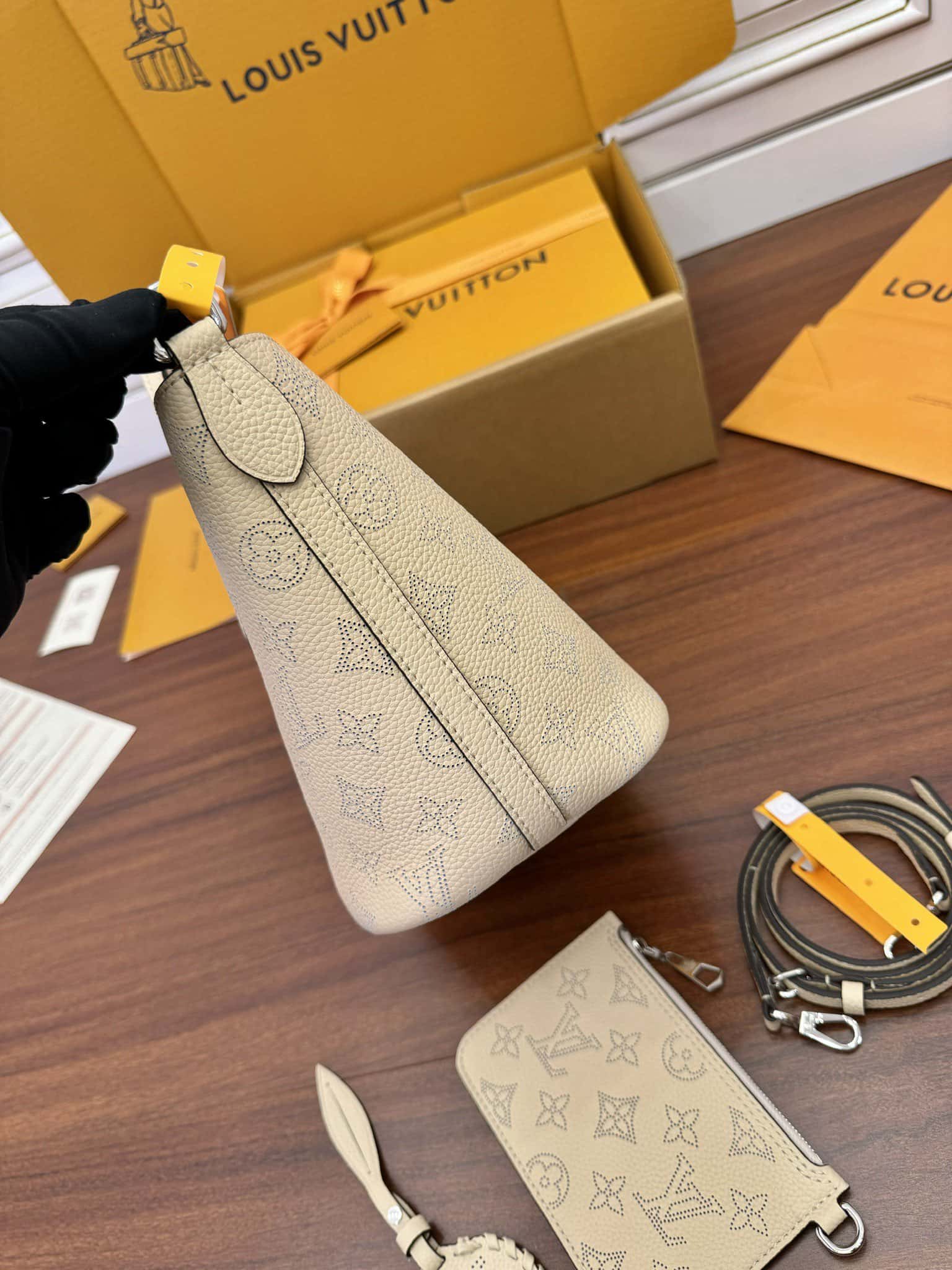 LV意大利A級皮料 M21909 BLOSSOM 小號手袋¥2480.00-頂級1:1精品高仿包包香港台灣批發價格推薦微信哪裡買