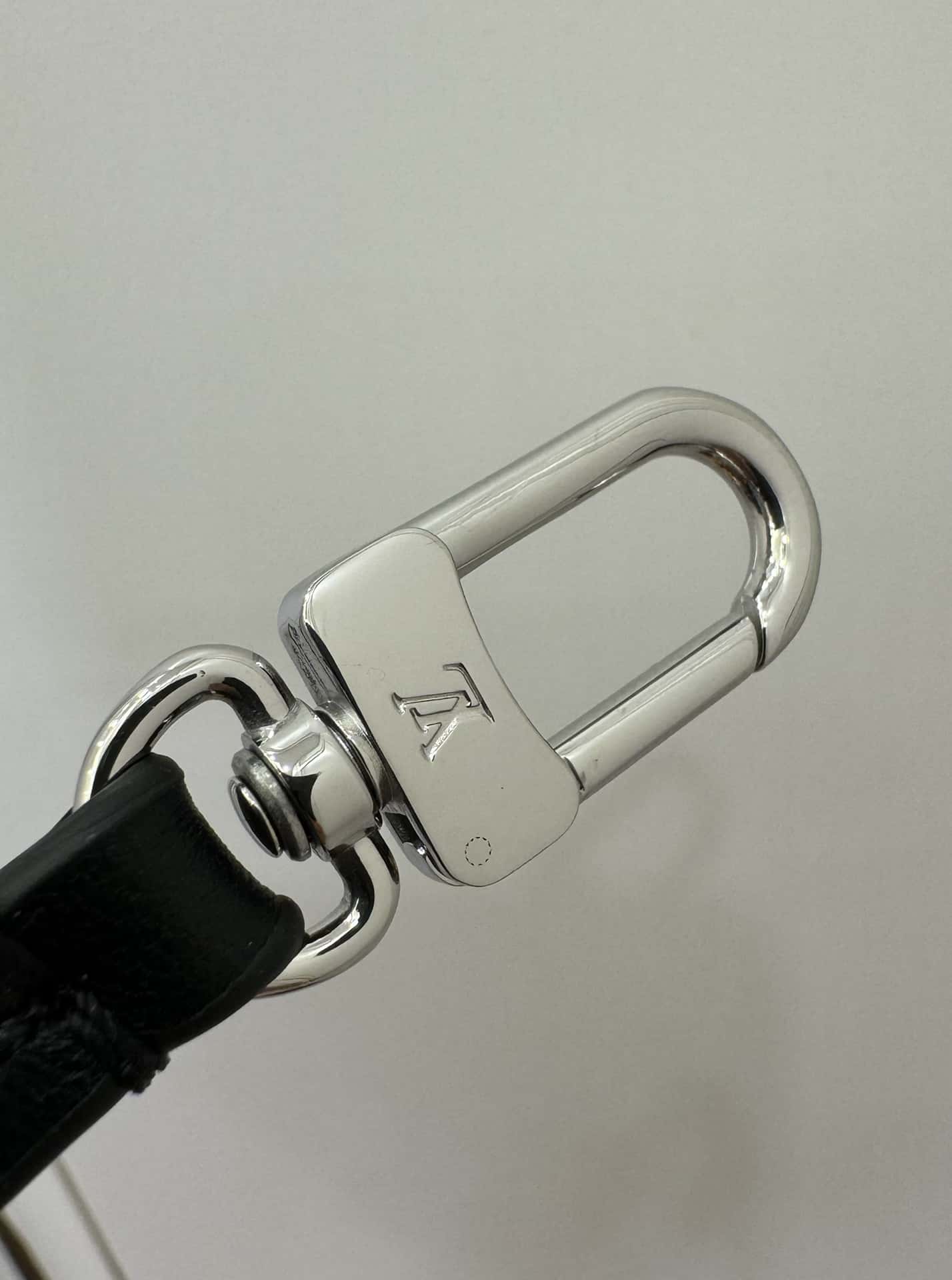 LV M25143 當季新款 CARRYALL DARK 中號手袋¥2480.00-頂級1:1精品高仿包包香港台灣批發價格推薦微信哪裡買