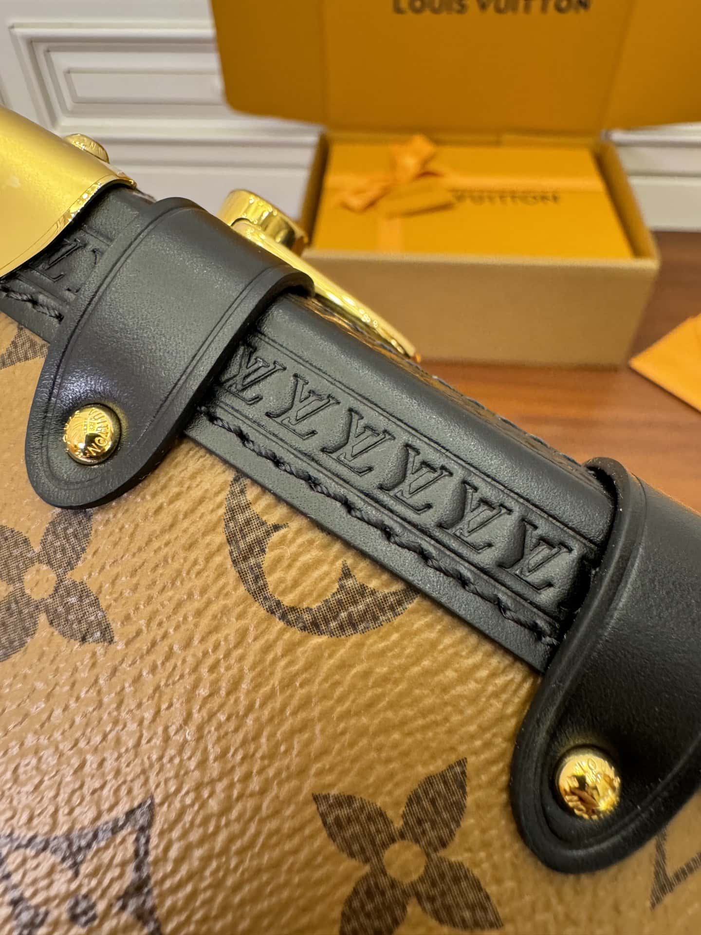 LV M47139 South Asia Exclusive Side Trunk PM專櫃同步¥2,380.00-頂級1:1精品高仿包包香港台灣批發價格推薦微信哪裡買