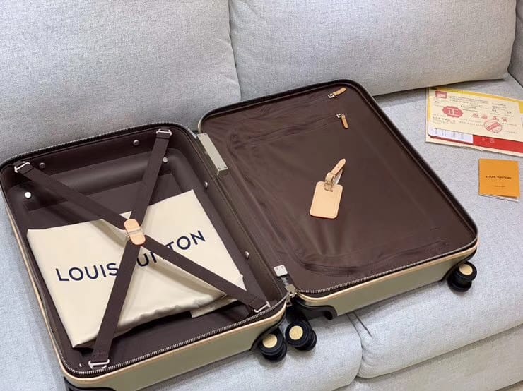 LV路易威登鈦合金材質鈦灰monogram 花紋拉桿箱M23204¥6480.00-頂級1:1精品高仿包包香港台灣批發價格推薦微信哪裡買