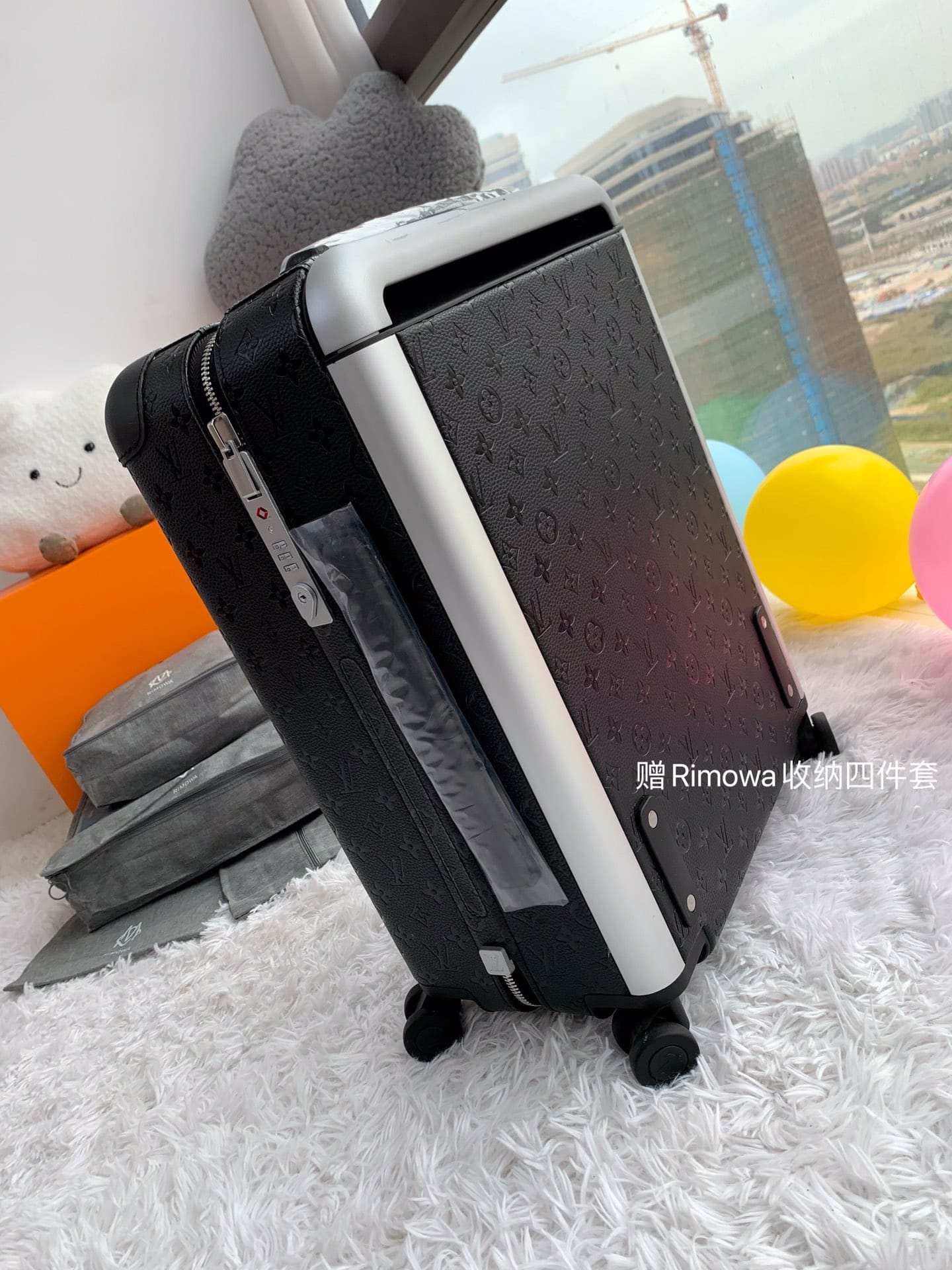 LV路易威登HORIZON 四輪拉桿箱M23203¥5480.00-頂級1:1精品高仿包包香港台灣批發價格推薦微信哪裡買