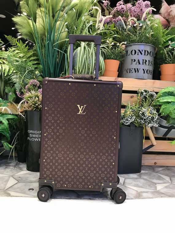 LV路易威登碳纖維四輪拉桿箱¥5480.00-頂級1:1精品高仿包包香港台灣批發價格推薦微信哪裡買