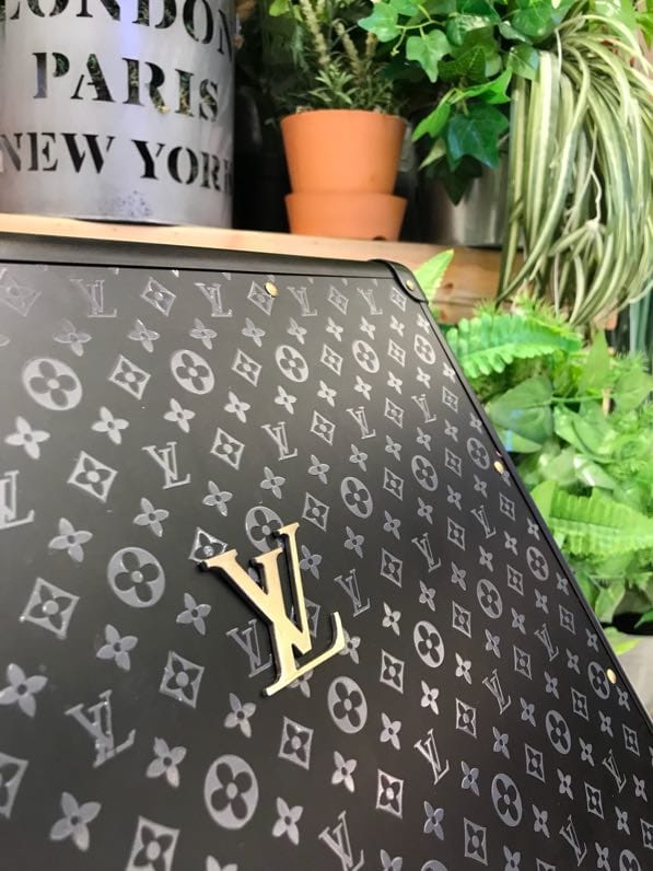 LV路易威登碳纖維四輪拉桿箱¥5480.00-頂級1:1精品高仿包包香港台灣批發價格推薦微信哪裡買