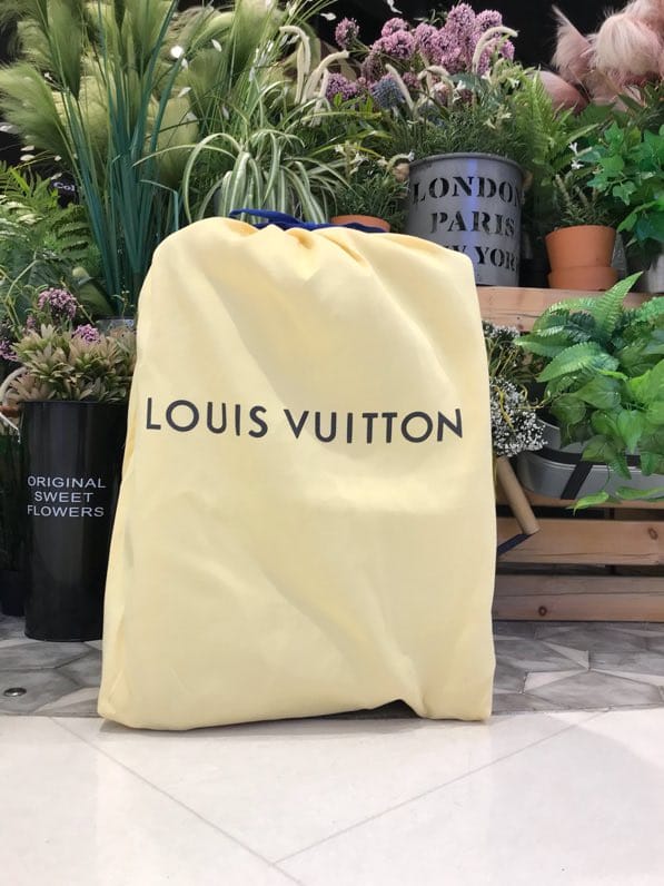 LV路易威登碳纖維四輪拉桿箱¥5480.00-頂級1:1精品高仿包包香港台灣批發價格推薦微信哪裡買