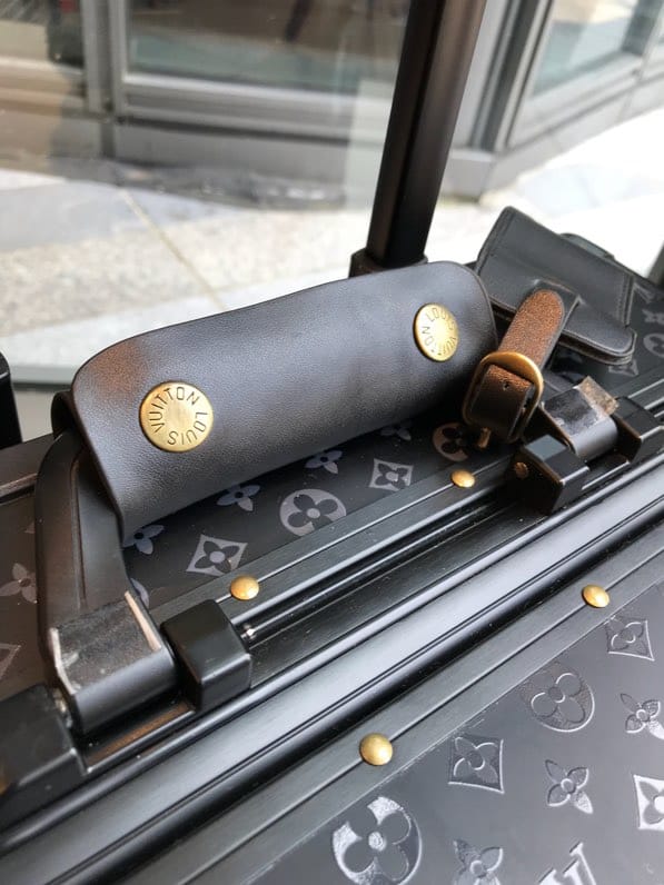 LV路易威登碳纖維四輪拉桿箱¥5480.00-頂級1:1精品高仿包包香港台灣批發價格推薦微信哪裡買