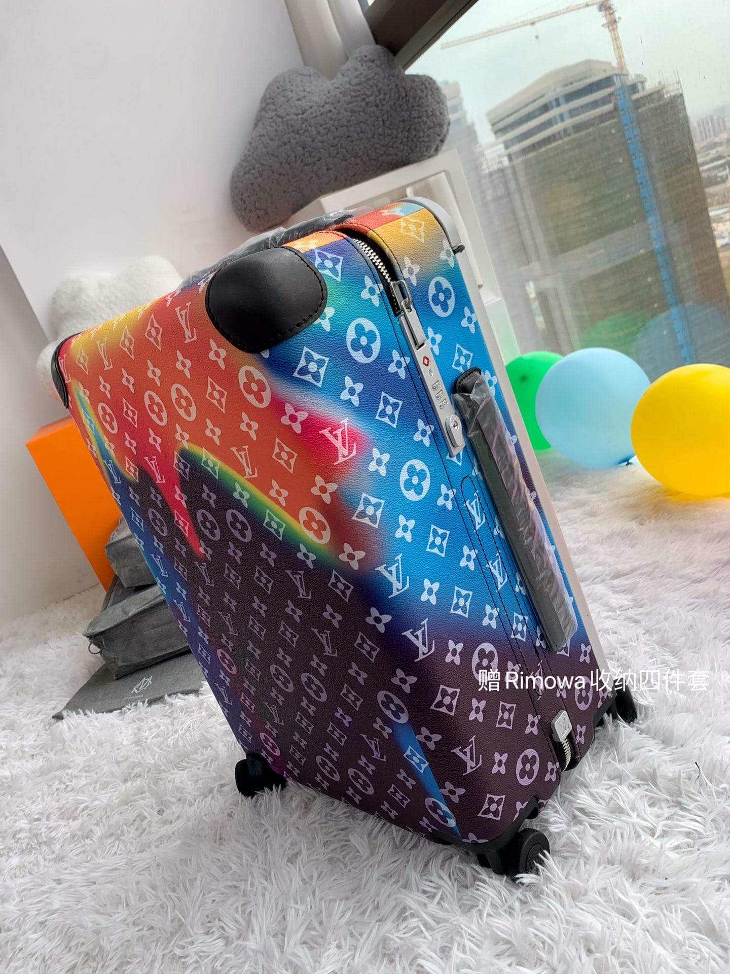 LV路易威登HORIZON 四輪拉桿箱M23203¥5480.00-頂級1:1精品高仿包包香港台灣批發價格推薦微信哪裡買