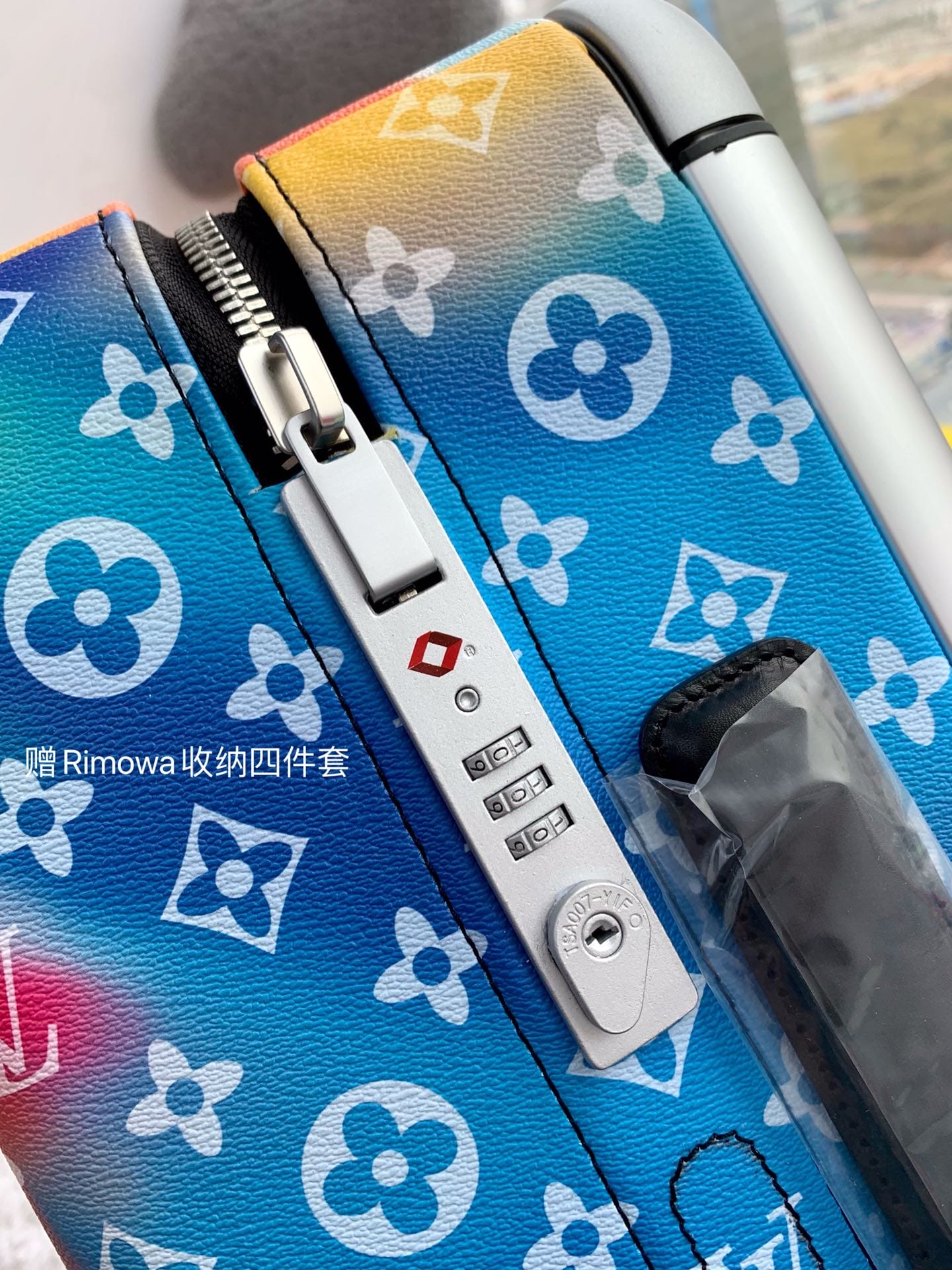 LV路易威登HORIZON 四輪拉桿箱M23203¥5480.00-頂級1:1精品高仿包包香港台灣批發價格推薦微信哪裡買