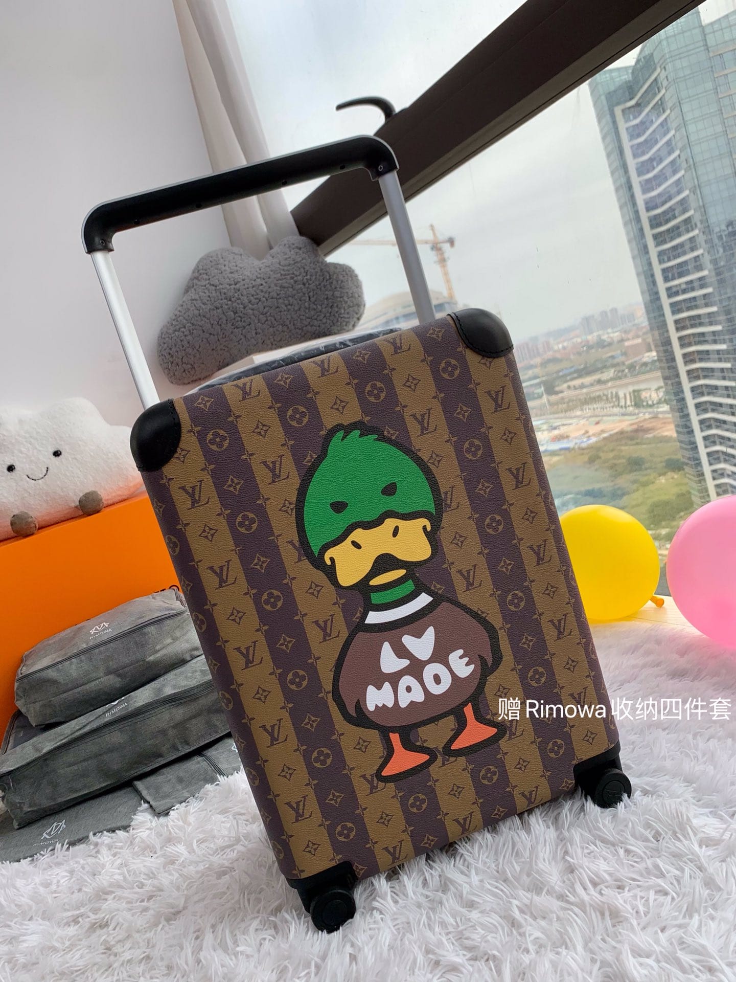 LV路易威登HORIZON 四輪拉桿箱M23203¥5180.00-頂級1:1精品高仿包包香港台灣批發價格推薦微信哪裡買