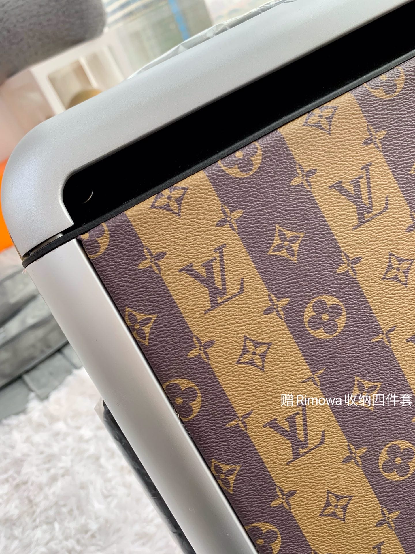 LV路易威登HORIZON 四輪拉桿箱M23203¥5180.00-頂級1:1精品高仿包包香港台灣批發價格推薦微信哪裡買