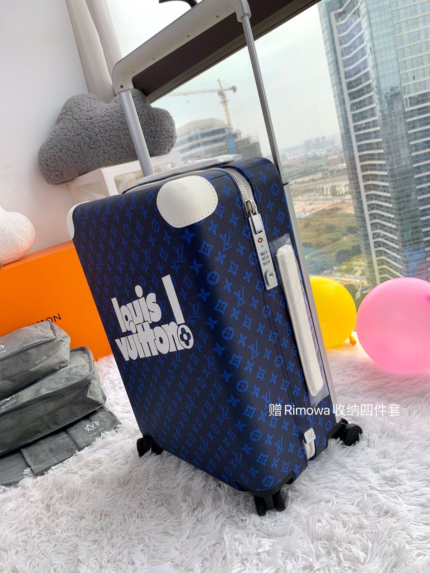 LV路易威登HORIZON 四輪拉桿箱M23203¥5180.00-頂級1:1精品高仿包包香港台灣批發價格推薦微信哪裡買