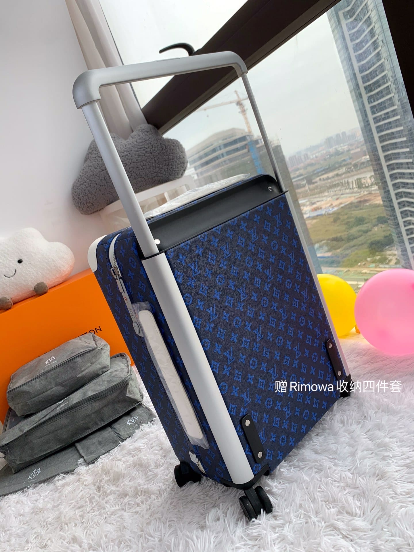 LV路易威登HORIZON 四輪拉桿箱M23203¥5180.00-頂級1:1精品高仿包包香港台灣批發價格推薦微信哪裡買