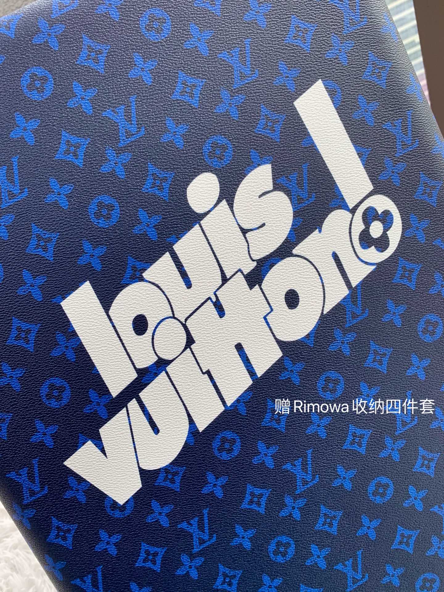 LV路易威登HORIZON 四輪拉桿箱M23203¥5180.00-頂級1:1精品高仿包包香港台灣批發價格推薦微信哪裡買