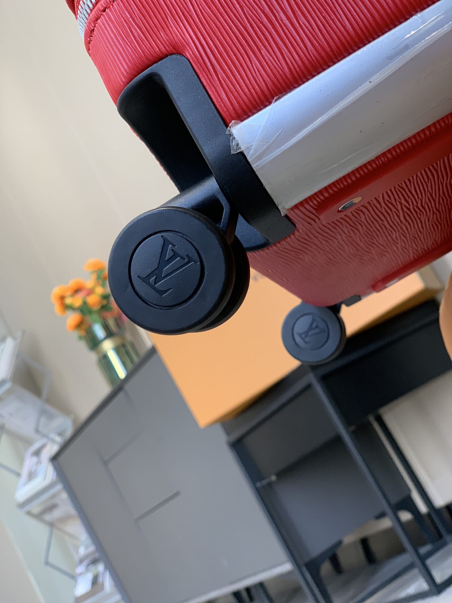 LV路易威登HORIZON 四輪拉桿箱¥5180.00-頂級1:1精品高仿包包香港台灣批發價格推薦微信哪裡買