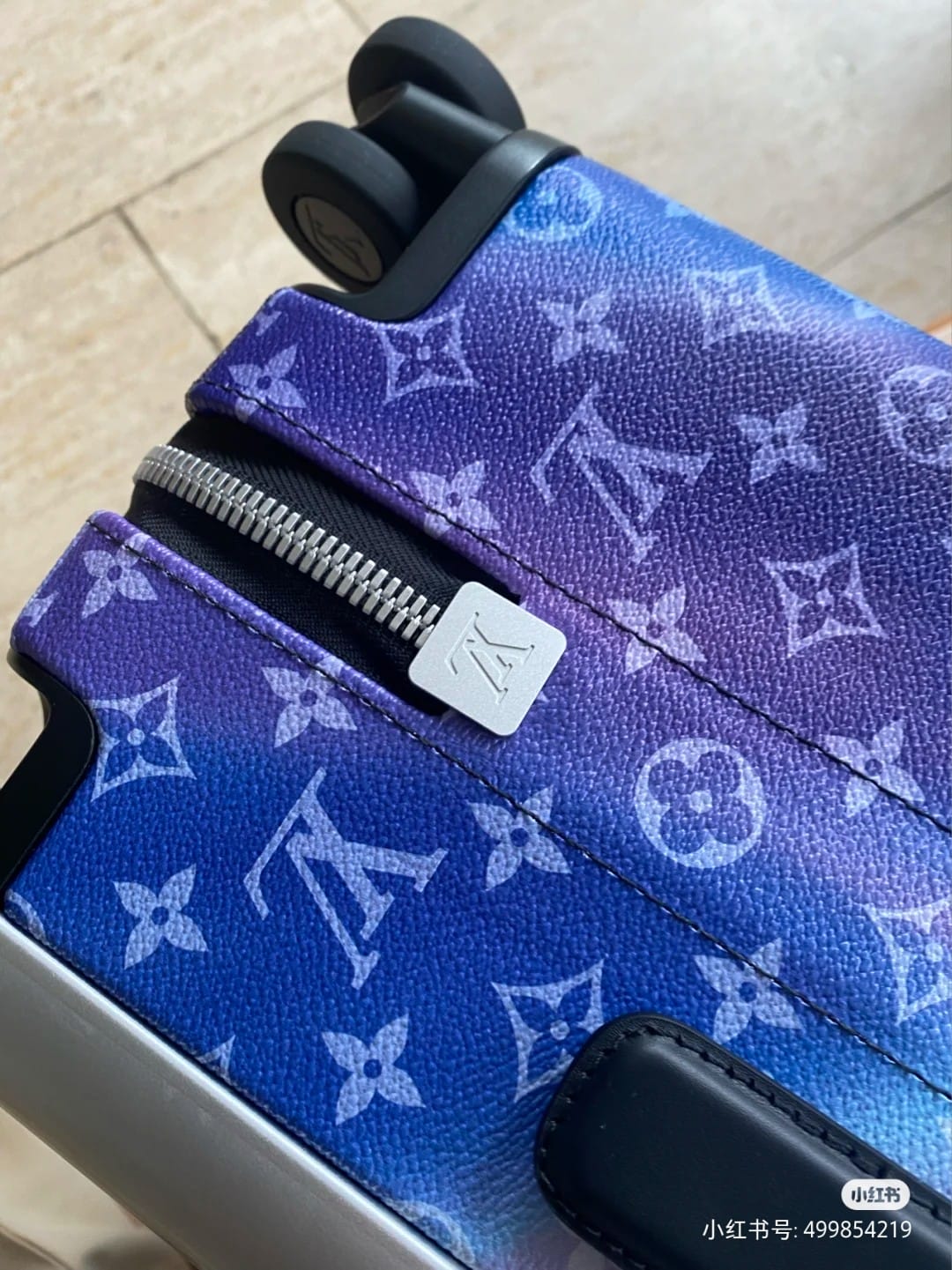 LV路易威登明麗紮染圖案Horizon 55CM拉桿箱¥5280.00-頂級1:1精品高仿包包香港台灣批發價格推薦微信哪裡買