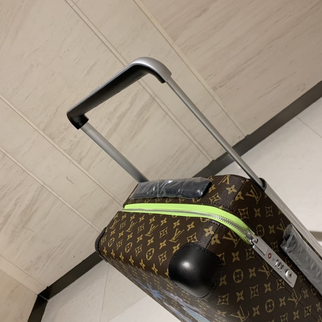 LV路易威登55cm新版 Horizon 拉桿箱¥5280.00-頂級1:1精品高仿包包香港台灣批發價格推薦微信哪裡買