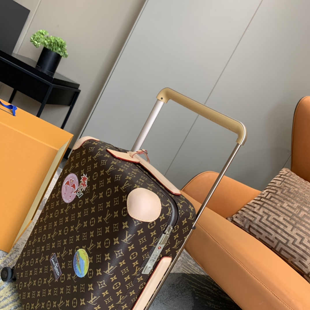 LV路易威登火烈鳥繫列55厘米四輪拉桿箱¥5280.00-頂級1:1精品高仿包包香港台灣批發價格推薦微信哪裡買