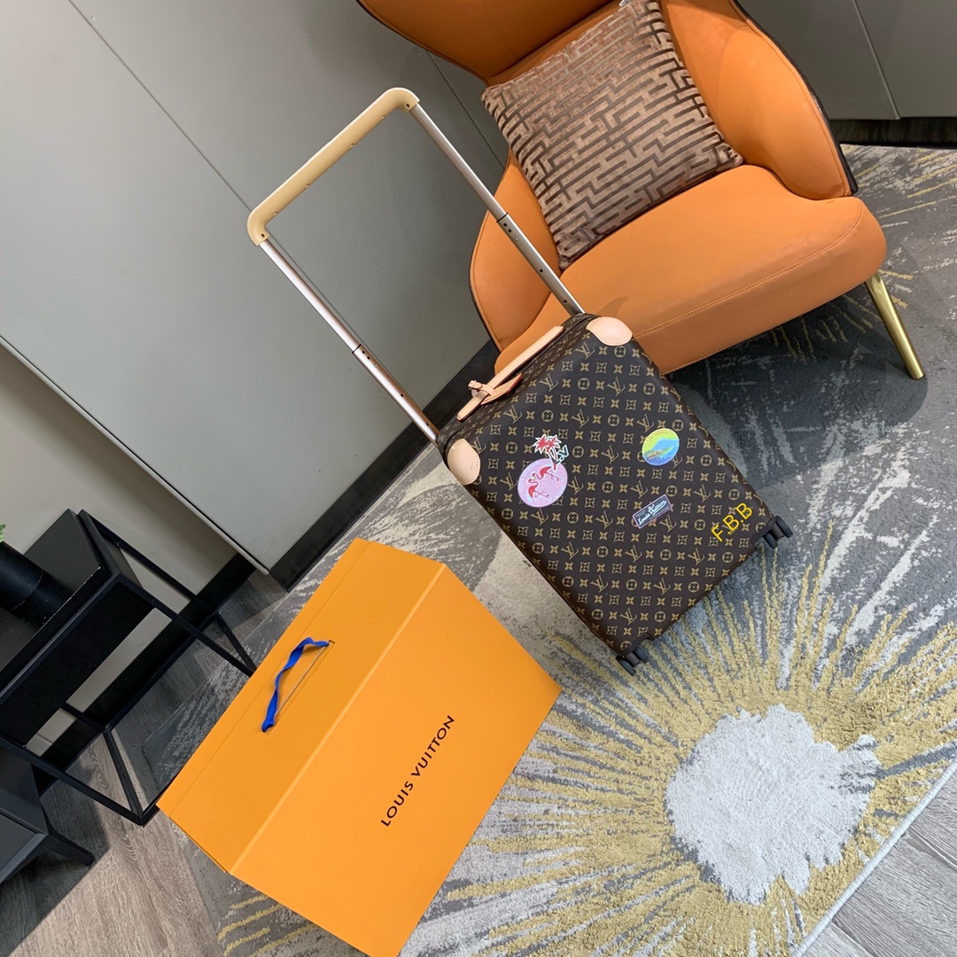 LV路易威登火烈鳥繫列55厘米四輪拉桿箱¥5280.00-頂級1:1精品高仿包包香港台灣批發價格推薦微信哪裡買