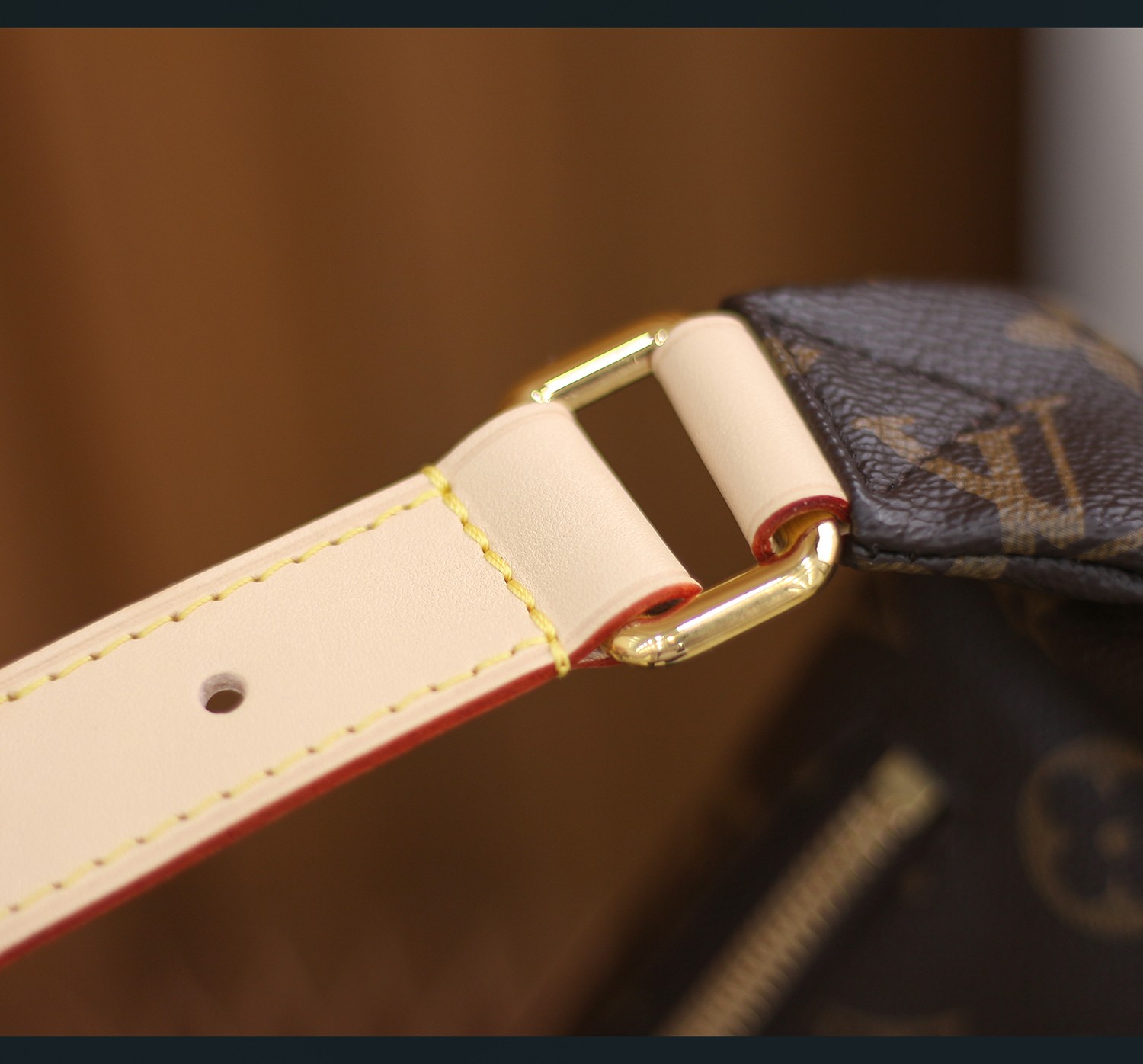 Louis Vuitton LV Bumbag老花腰包 M43644¥2180.00-頂級1:1精品高仿包包香港台灣批發價格推薦微信哪裡買