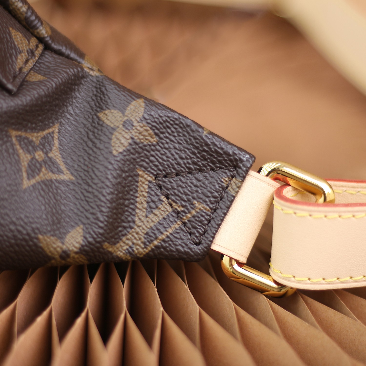 Louis Vuitton LV Bumbag老花腰包 M43644¥2180.00-頂級1:1精品高仿包包香港台灣批發價格推薦微信哪裡買