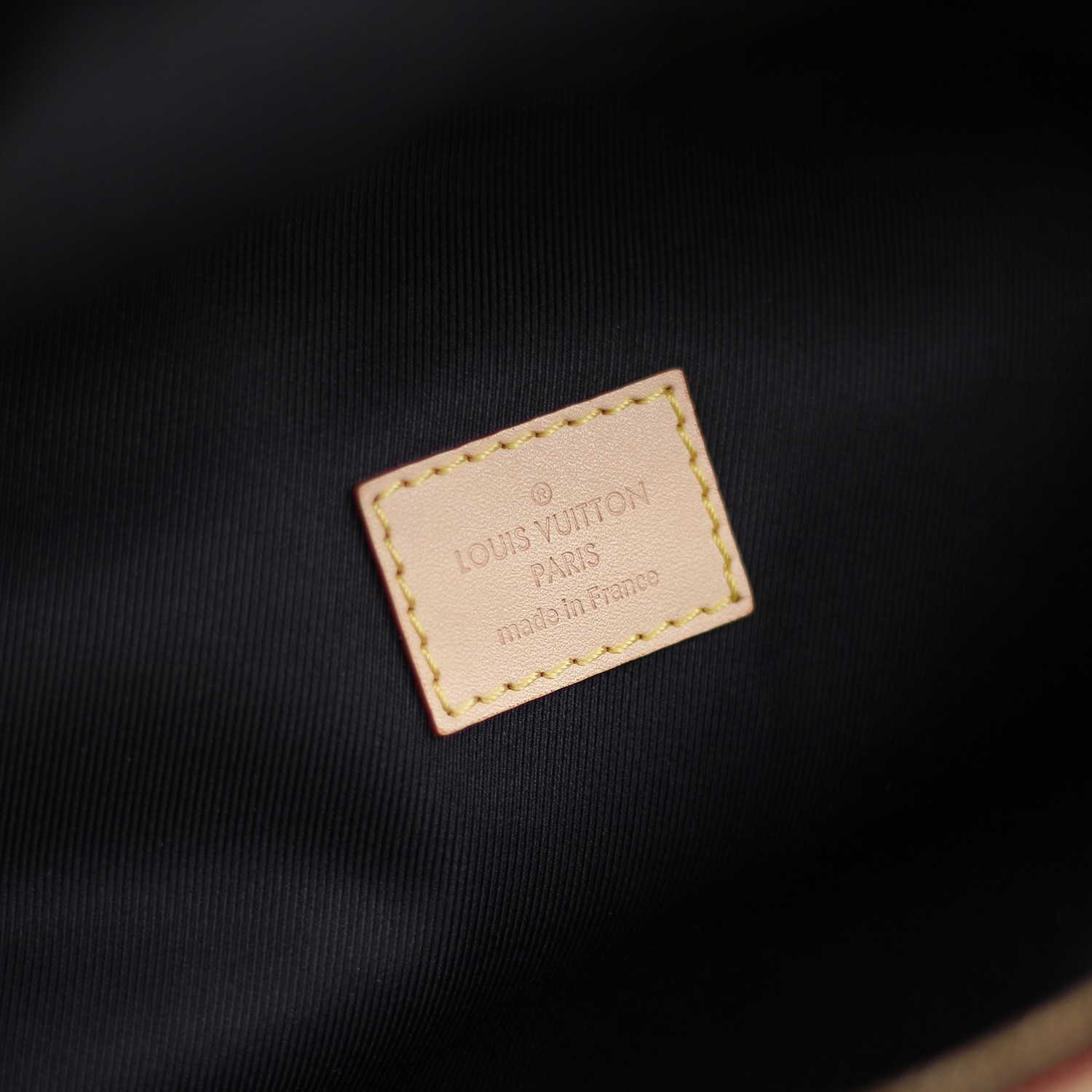 Louis Vuitton LV Bumbag老花腰包 M43644¥2180.00-頂級1:1精品高仿包包香港台灣批發價格推薦微信哪裡買
