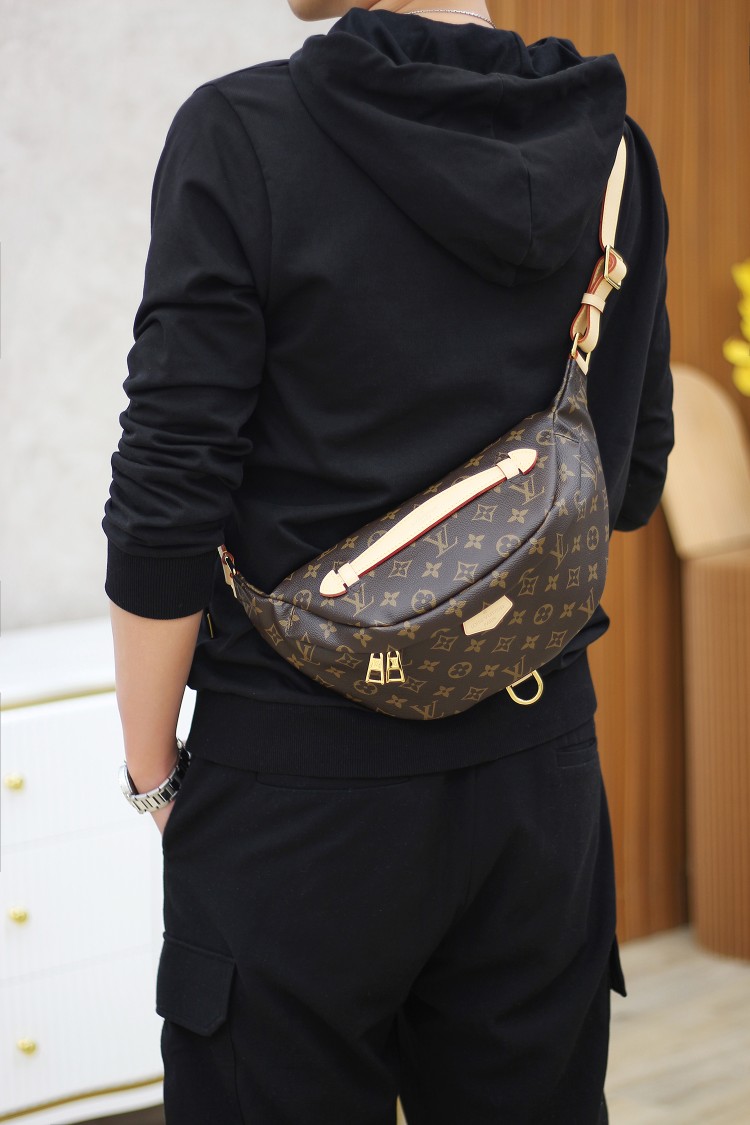 Louis Vuitton LV Bumbag老花腰包 M43644¥2180.00-頂級1:1精品高仿包包香港台灣批發價格推薦微信哪裡買