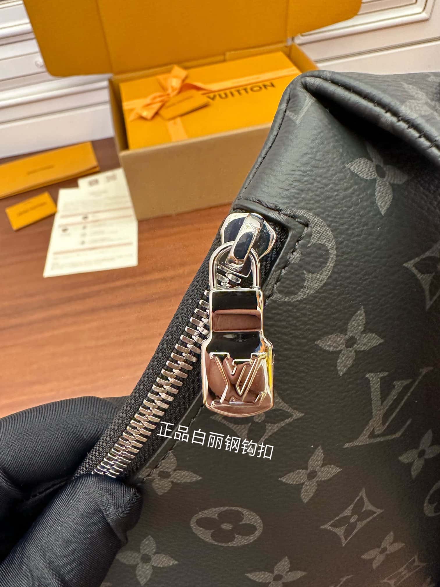 LV 特正版M30936 Duo Slingbag專櫃同步電子芯片內碼¥1,980.00-頂級1:1精品高仿包包香港台灣批發價格推薦微信哪裡買