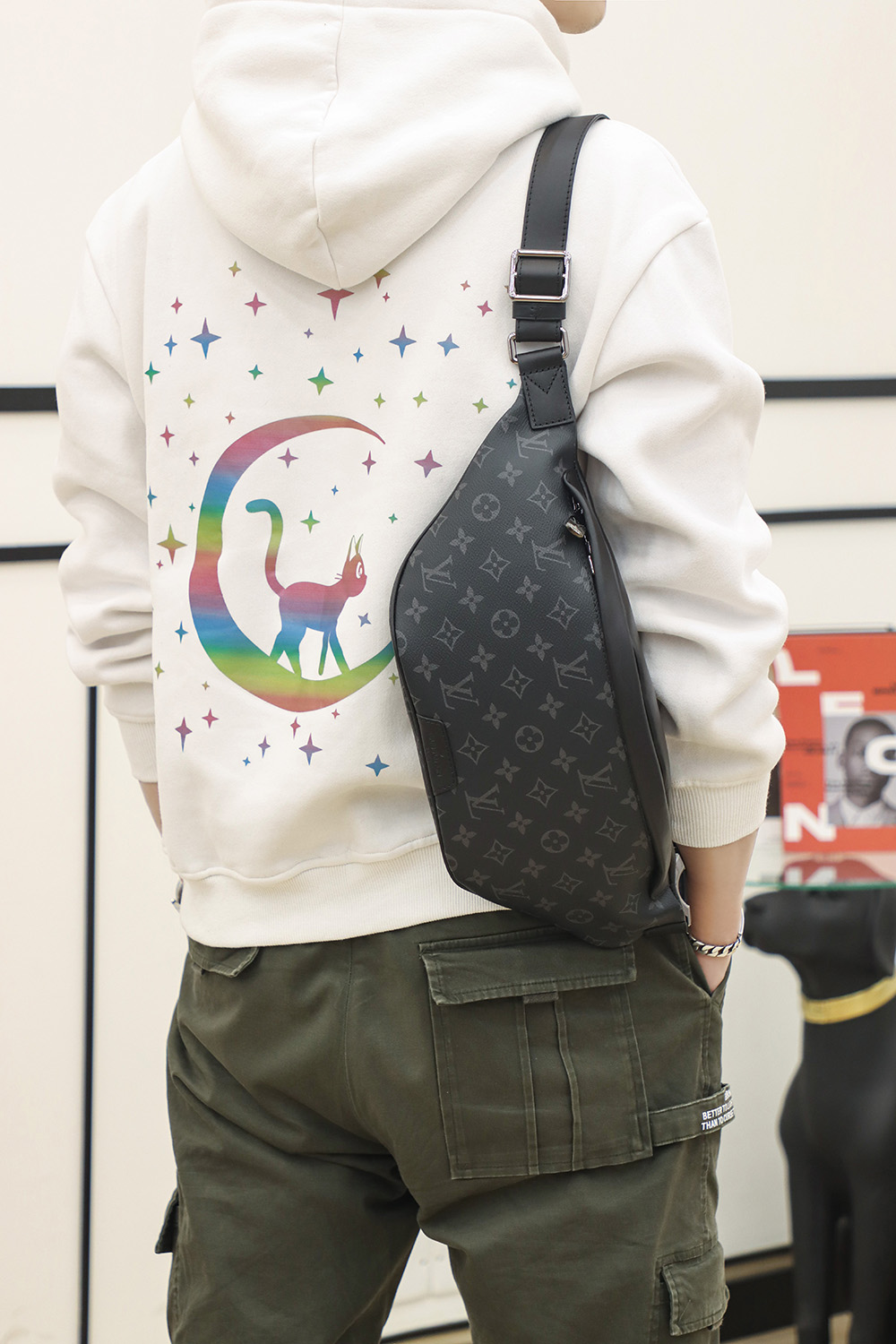 LV M44336腰包 Discovery Bumbag單肩背包¥1,880.00-頂級1:1精品高仿包包香港台灣批發價格推薦微信哪裡買