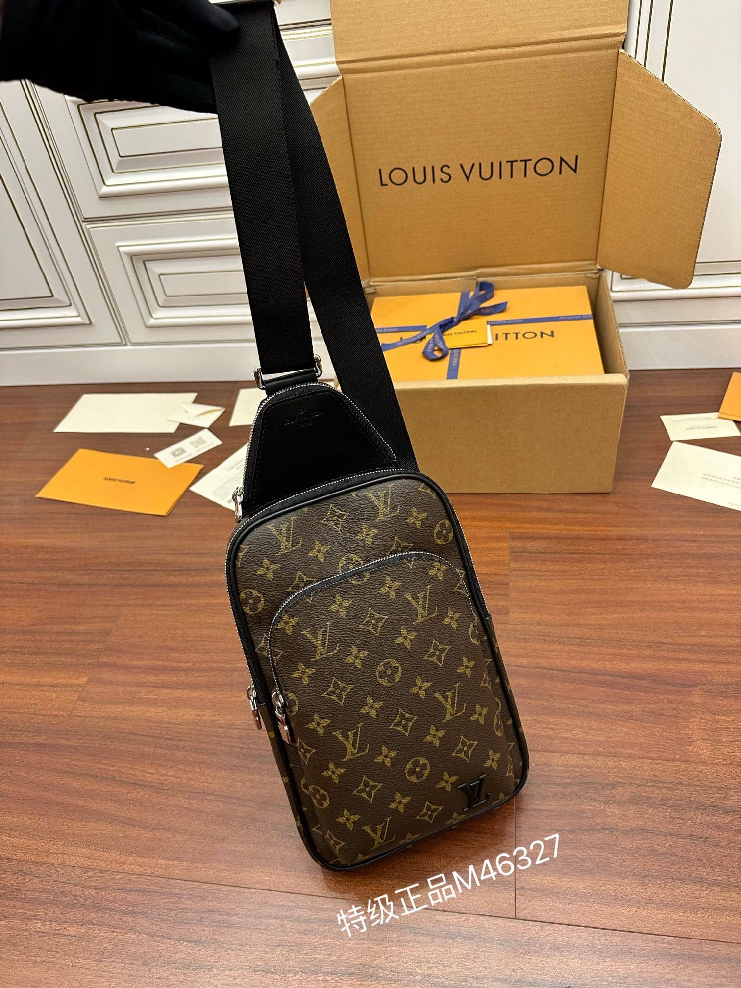 LV M46327特級加強版斜挎包 Avenue Slingbag¥1,680.00-頂級1:1精品高仿包包香港台灣批發價格推薦微信哪裡買