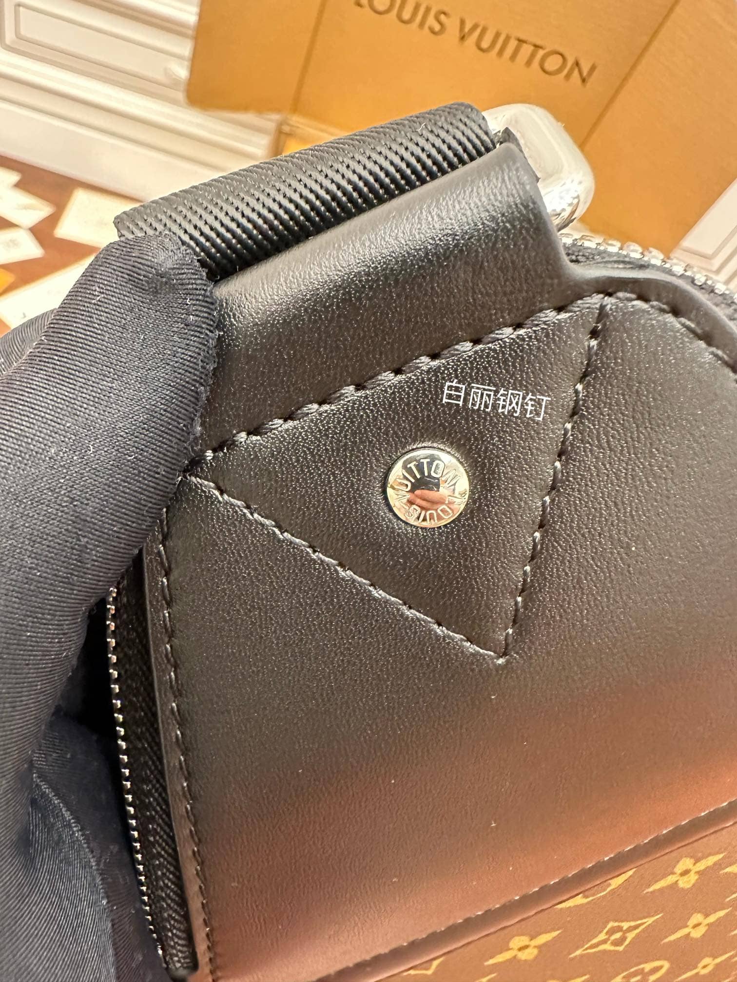 LV M46327特級加強版斜挎包 Avenue Slingbag¥1,680.00-頂級1:1精品高仿包包香港台灣批發價格推薦微信哪裡買