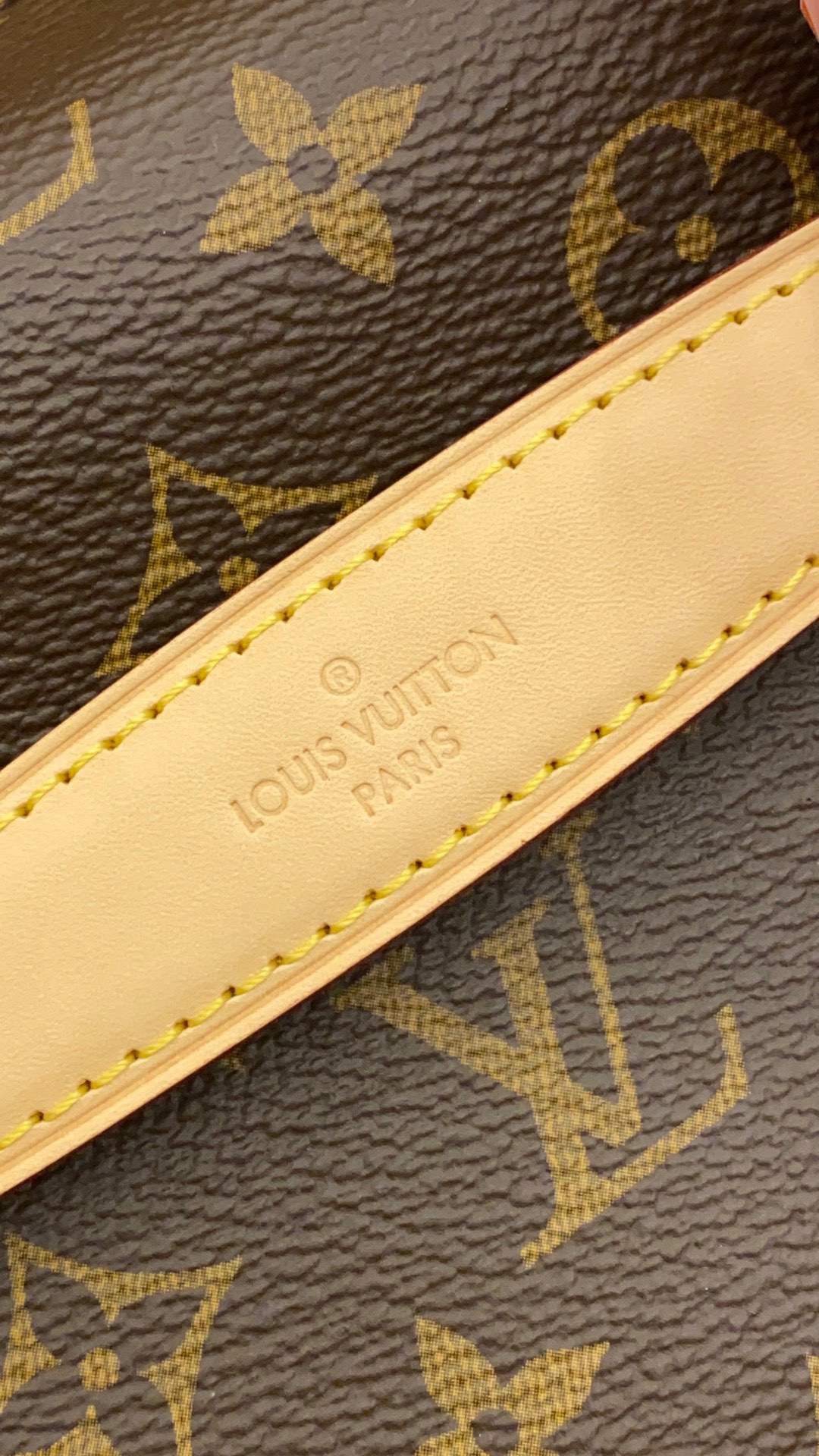 Louis Vuitton LV Bumbag 腰包 M43644¥1,680.00-頂級1:1精品高仿包包香港台灣批發價格推薦微信哪裡買