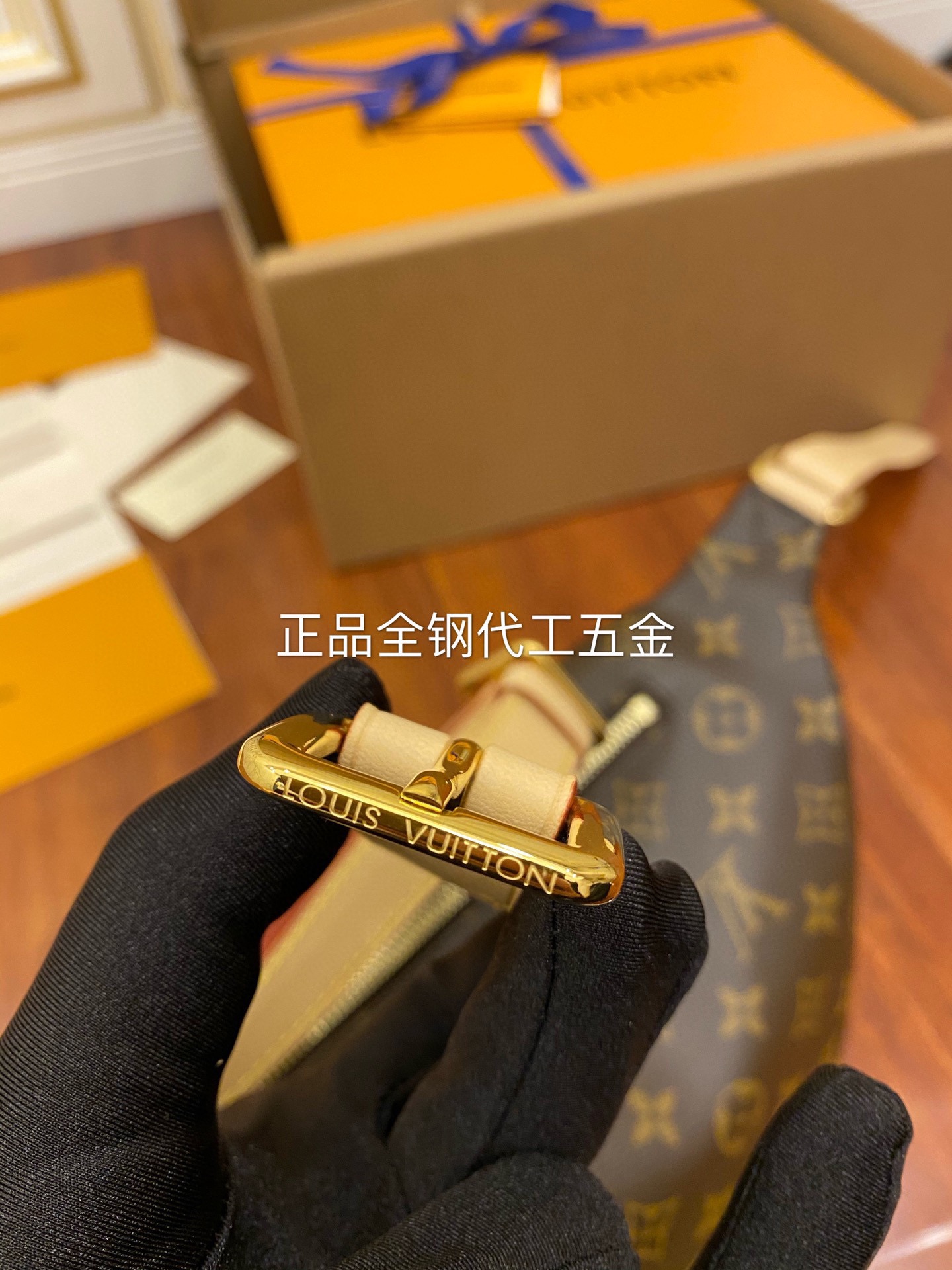 Louis Vuitton LV Bumbag 腰包 M43644¥1,680.00-頂級1:1精品高仿包包香港台灣批發價格推薦微信哪裡買